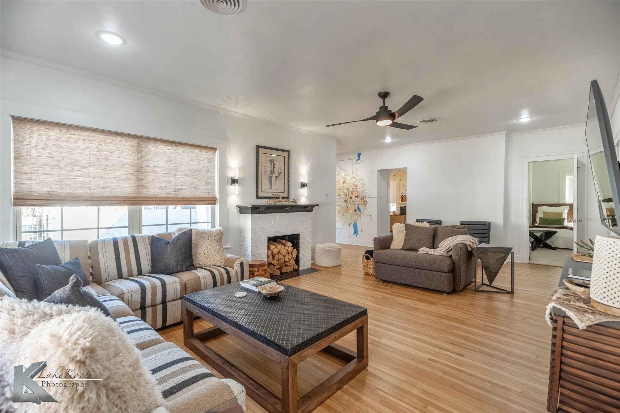 Single Family Residence For Sale in Taylor County , 1934 Sayles Boulevard, Abilene, Texas 79605, 4 Bedrooms, 3 Bathrooms, Garage spaces, 1,989 Sqft, built in 1932, Preowned, Price $349,900, mls#21219666, Real Estate Agent in Abilene, Homes For Sale in Taylor county, Homes For Sale in Abilene, Realtor in Abilene Texas, Real Estate Brokerage Independent Realty Texas, Luminita Cordes Realtor