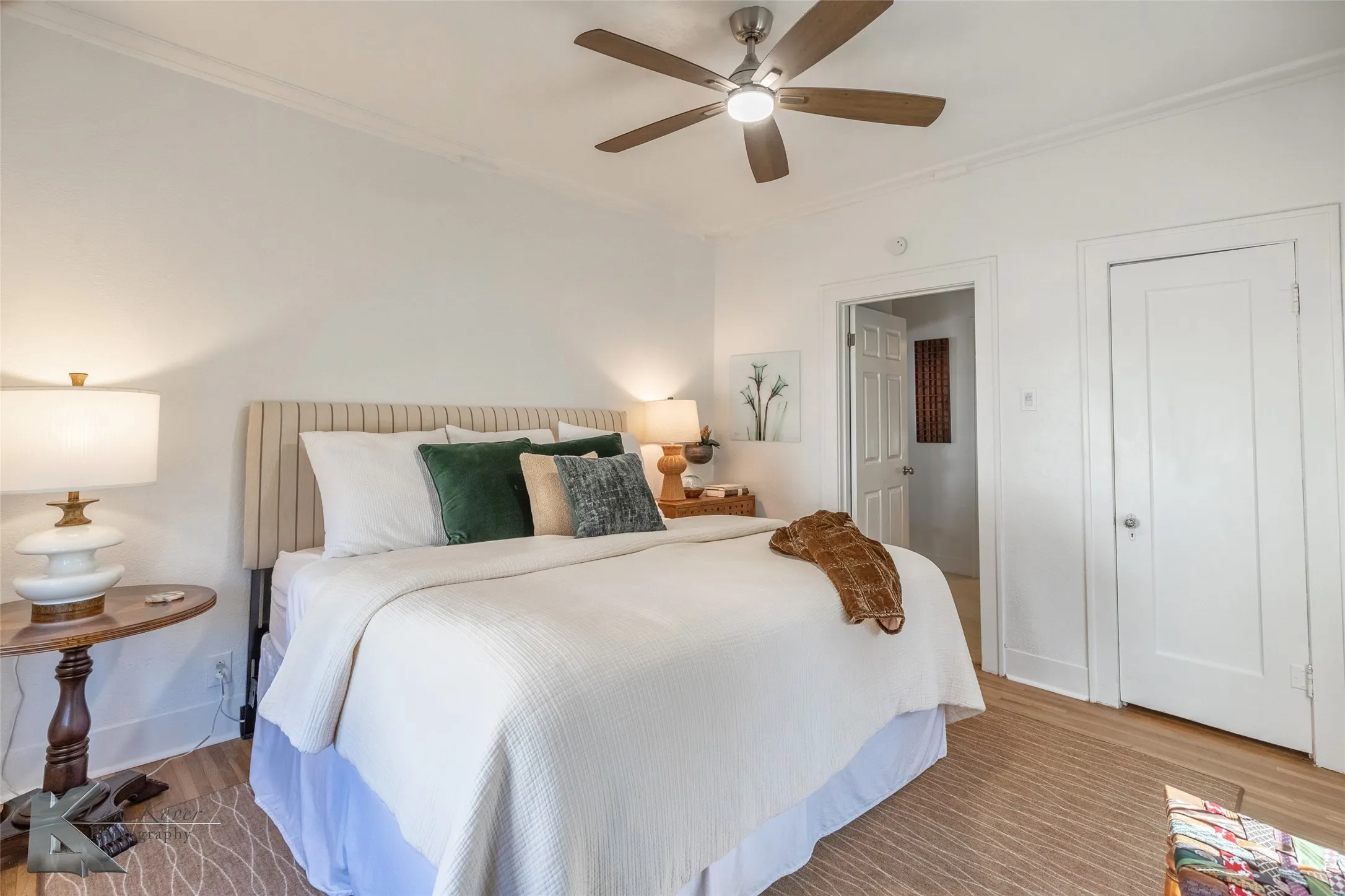 Single Family Residence For Sale in Taylor County , 1934 Sayles Boulevard, Abilene, Texas 79605, 4 Bedrooms, 3 Bathrooms, Garage spaces, 1,989 Sqft, built in 1932, Preowned, Price $349,900, mls#21219666, Real Estate Agent in Abilene, Homes For Sale in Taylor county, Homes For Sale in Abilene, Realtor in Abilene Texas, Real Estate Brokerage Independent Realty Texas, Luminita Cordes Realtor