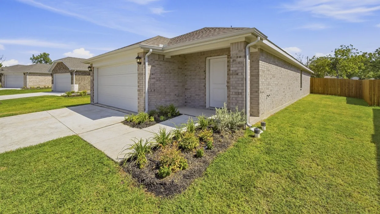 Single Family Residence For Sale in Fannin County , 1913 Glory Drive, Bonham, Texas 75418, 3 Bedroom, 2 Bathroom, 2 Garage spaces, 1,500 Sqft, built in 2026, mls#21219715, Real Estate Agent in Bonham, Homes For Sale in Fannin county, Homes For Sale in Bonham, Realtor in Bonham Texas, Real Estate Brokerage Independent Realty Texas, Luminita Cordes Realtor