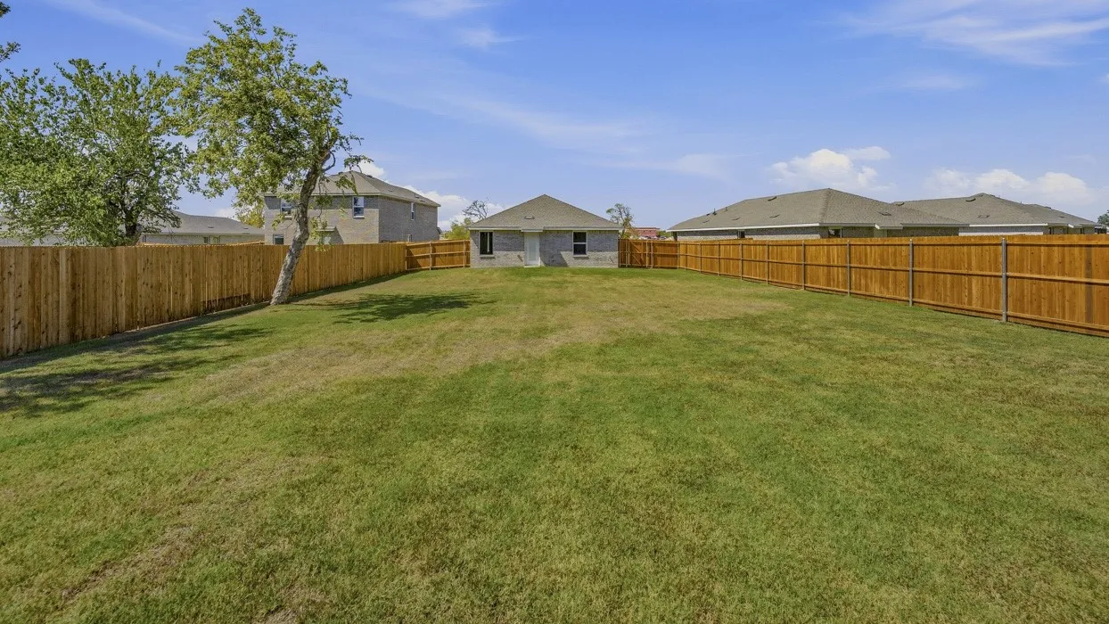 Single Family Residence For Sale in Fannin County , 1913 Glory Drive, Bonham, Texas 75418, 3 Bedroom, 2 Bathroom, 2 Garage spaces, 1,500 Sqft, built in 2026, mls#21219715, Real Estate Agent in Bonham, Homes For Sale in Fannin county, Homes For Sale in Bonham, Realtor in Bonham Texas, Real Estate Brokerage Independent Realty Texas, Luminita Cordes Realtor