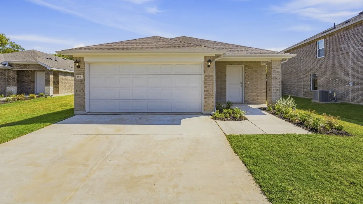 Single Family Residence For Sale in Fannin County , 1913 Glory Drive, Bonham, Texas 75418, 3 Bedroom, 2 Bathroom, 2 Garage spaces, 1,500 Sqft, built in 2026, mls#21219715, Real Estate Agent in Bonham, Homes For Sale in Fannin county, Homes For Sale in Bonham, Realtor in Bonham Texas, Real Estate Brokerage Independent Realty Texas, Luminita Cordes Realtor