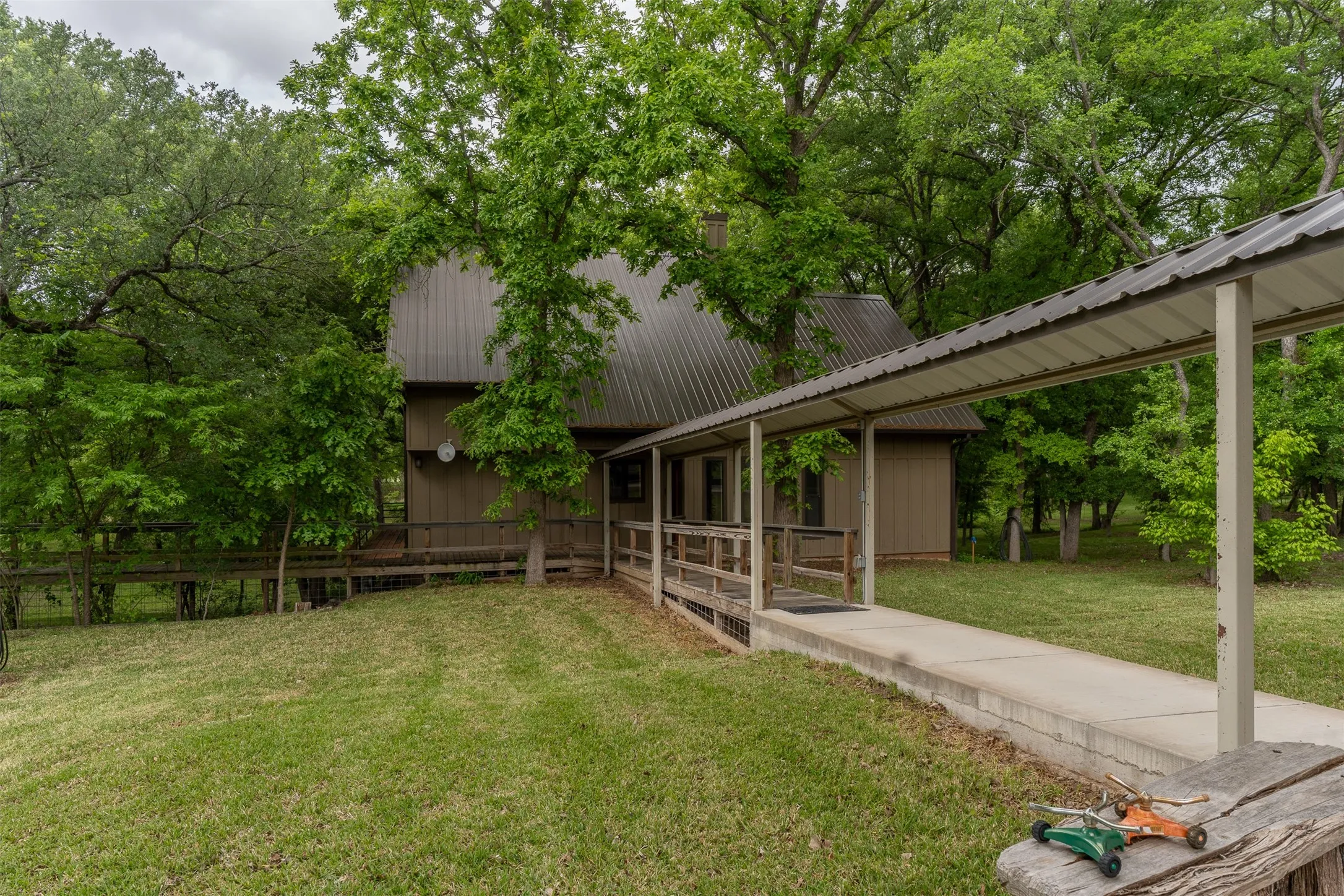 Farm For Sale in Bosque County , 377 County Road 2530, Meridian, Texas 76665, 3 Bedroom, 2 Bathroom, Garage spaces, 1,511 Sqft, built in 1985, mls#21219527, Real Estate Agent in Meridian, Homes For Sale in Bosque county, Homes For Sale in Meridian, Realtor in Meridian Texas, Real Estate Brokerage Independent Realty Texas, Luminita Cordes Realtor
