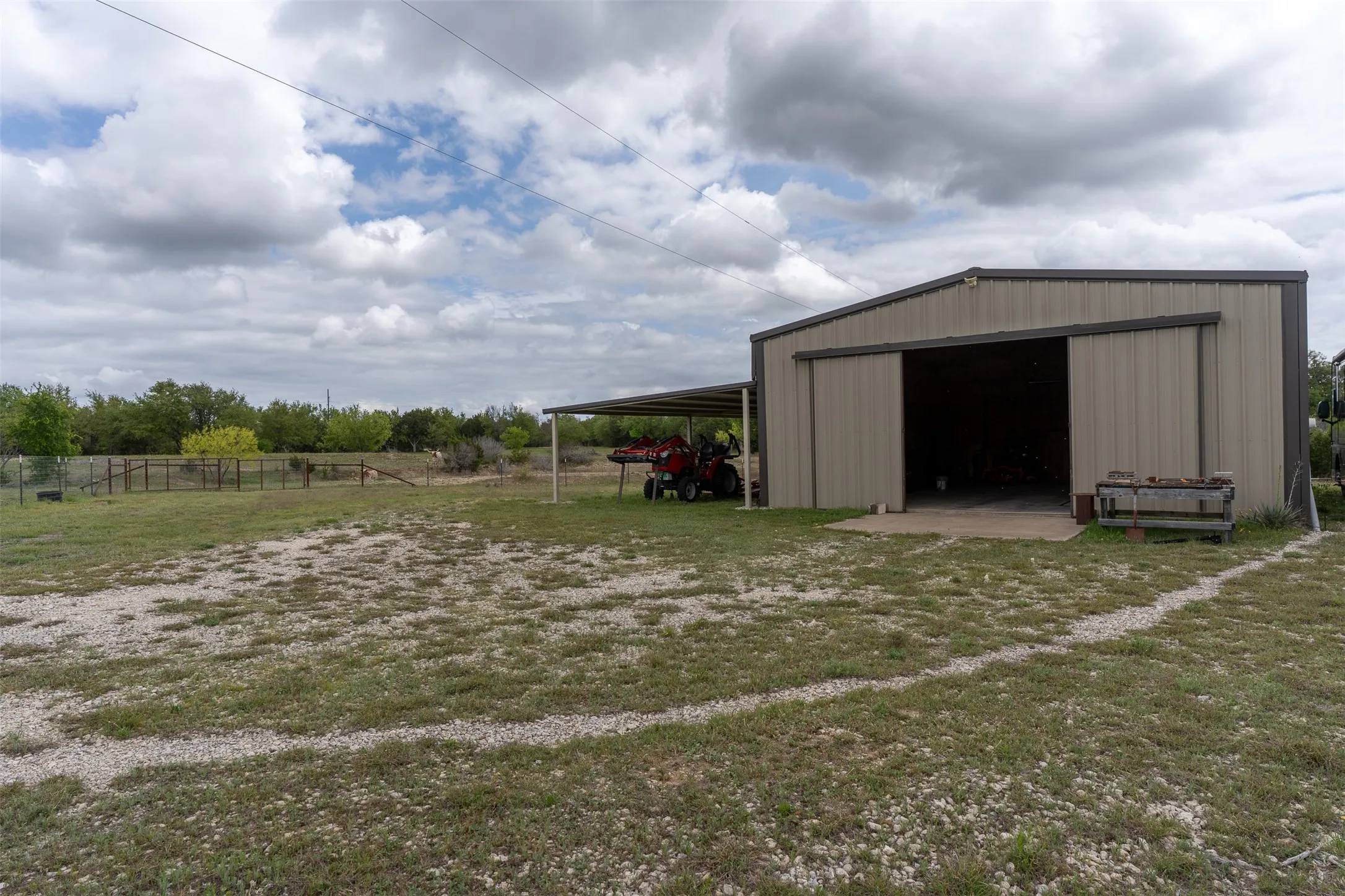 Farm For Sale in Bosque County , 377 County Road 2530, Meridian, Texas 76665, 3 Bedroom, 2 Bathroom, Garage spaces, 1,511 Sqft, built in 1985, mls#21219527, Real Estate Agent in Meridian, Homes For Sale in Bosque county, Homes For Sale in Meridian, Realtor in Meridian Texas, Real Estate Brokerage Independent Realty Texas, Luminita Cordes Realtor