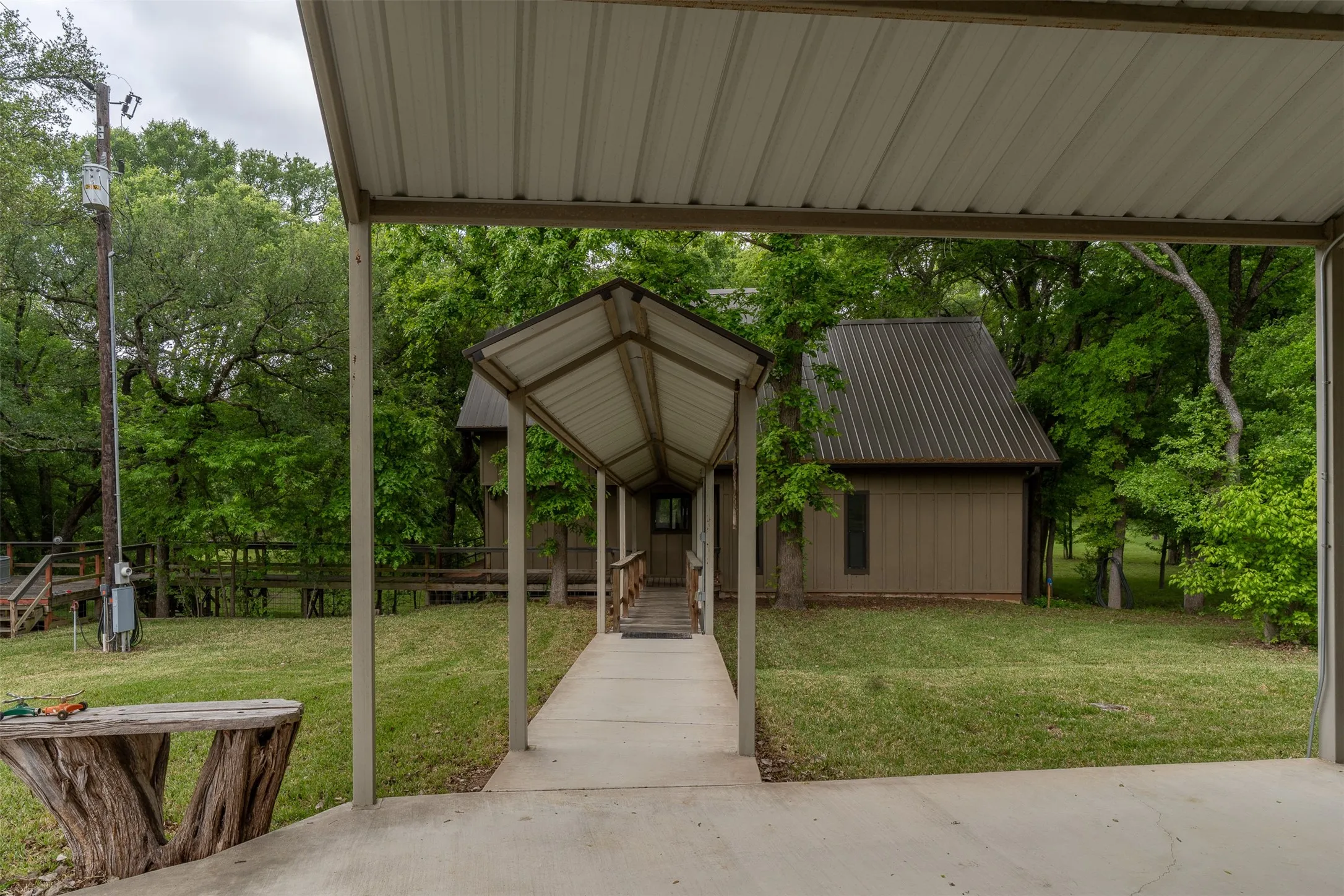 Farm For Sale in Bosque County , 377 County Road 2530, Meridian, Texas 76665, 3 Bedroom, 2 Bathroom, Garage spaces, 1,511 Sqft, built in 1985, mls#21219527, Real Estate Agent in Meridian, Homes For Sale in Bosque county, Homes For Sale in Meridian, Realtor in Meridian Texas, Real Estate Brokerage Independent Realty Texas, Luminita Cordes Realtor