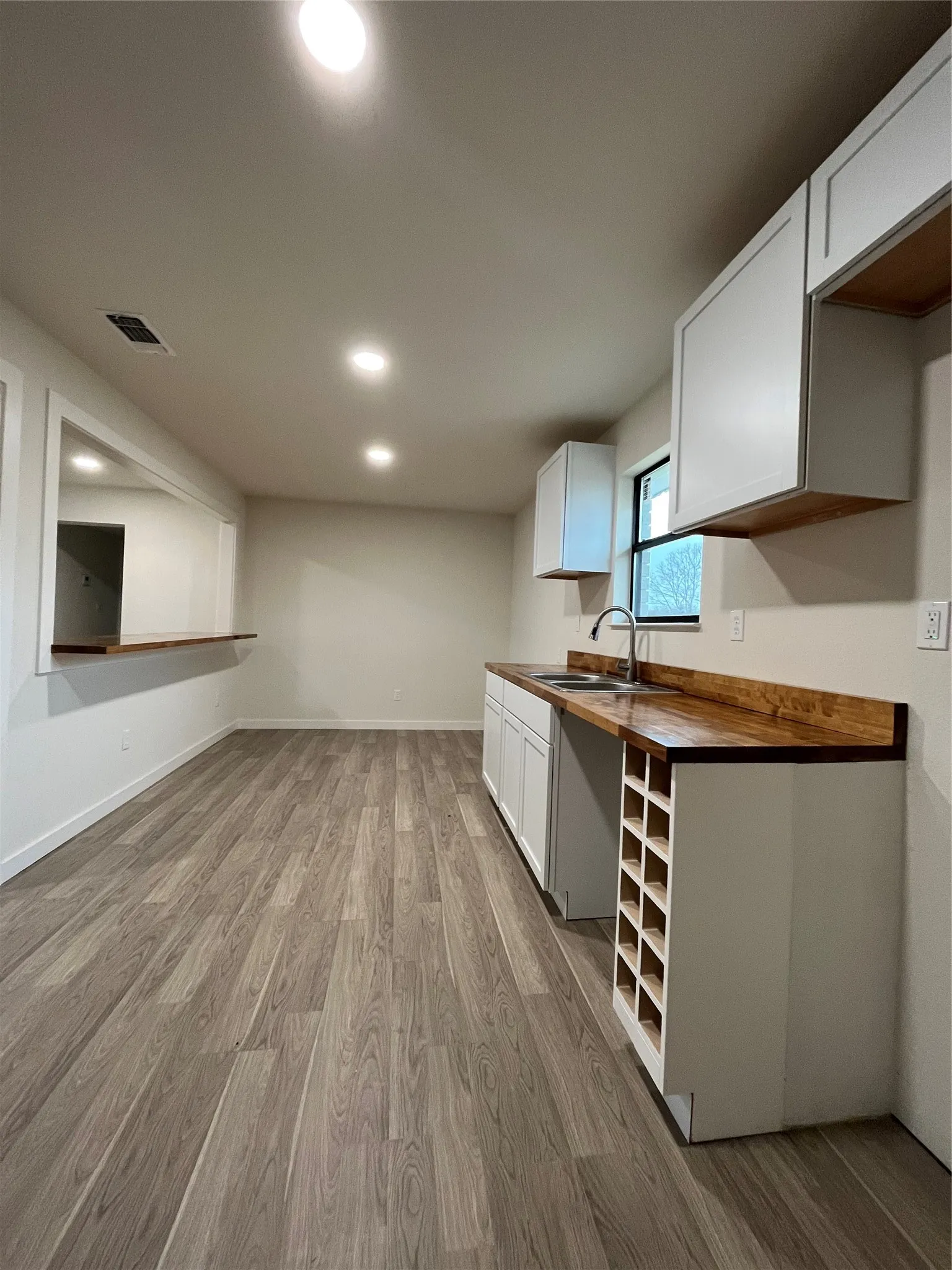 Single Family Residence For Sale in Comanche County , 4870 Hwy 67, Comanche, Texas 76442, 4 Bedrooms, 2 Bathrooms, 2 Garage spaces, 1,752 Sqft, built in 1975, Preowned, Price $264,000, mls#21219756, Real Estate Agent in Comanche, Homes For Sale in Comanche county, Homes For Sale in Comanche, Realtor in Comanche Texas, Real Estate Brokerage Independent Realty Texas, Luminita Cordes Realtor