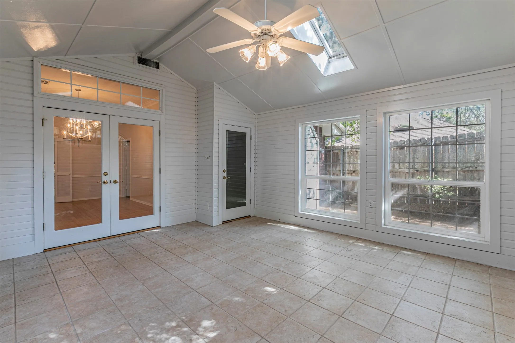 Single Family Residence For Sale in Mc Lennan County , 79 Sugar Creek Place, Woodway, Texas 76712, 4 Bedroom, 3 Bathroom, 2 Garage spaces, 3,054 Sqft, built in 1993, mls#21219701, Real Estate Agent in Woodway, Homes For Sale in Mc Lennan county, Homes For Sale in Woodway, Realtor in Woodway Texas, Real Estate Brokerage Independent Realty Texas, Luminita Cordes Realtor