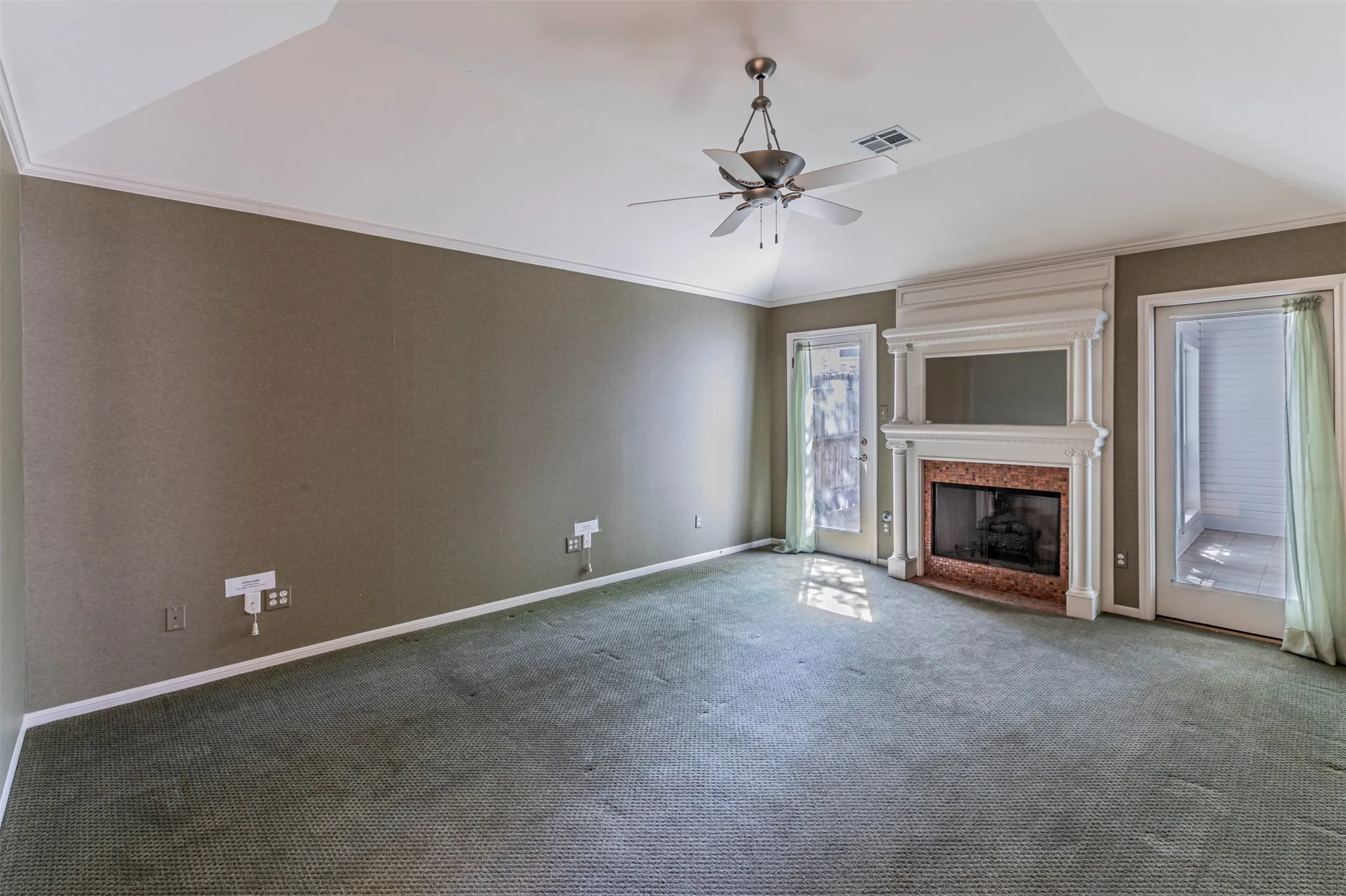 Single Family Residence For Sale in Mc Lennan County , 79 Sugar Creek Place, Woodway, Texas 76712, 4 Bedroom, 3 Bathroom, 2 Garage spaces, 3,054 Sqft, built in 1993, mls#21219701, Real Estate Agent in Woodway, Homes For Sale in Mc Lennan county, Homes For Sale in Woodway, Realtor in Woodway Texas, Real Estate Brokerage Independent Realty Texas, Luminita Cordes Realtor