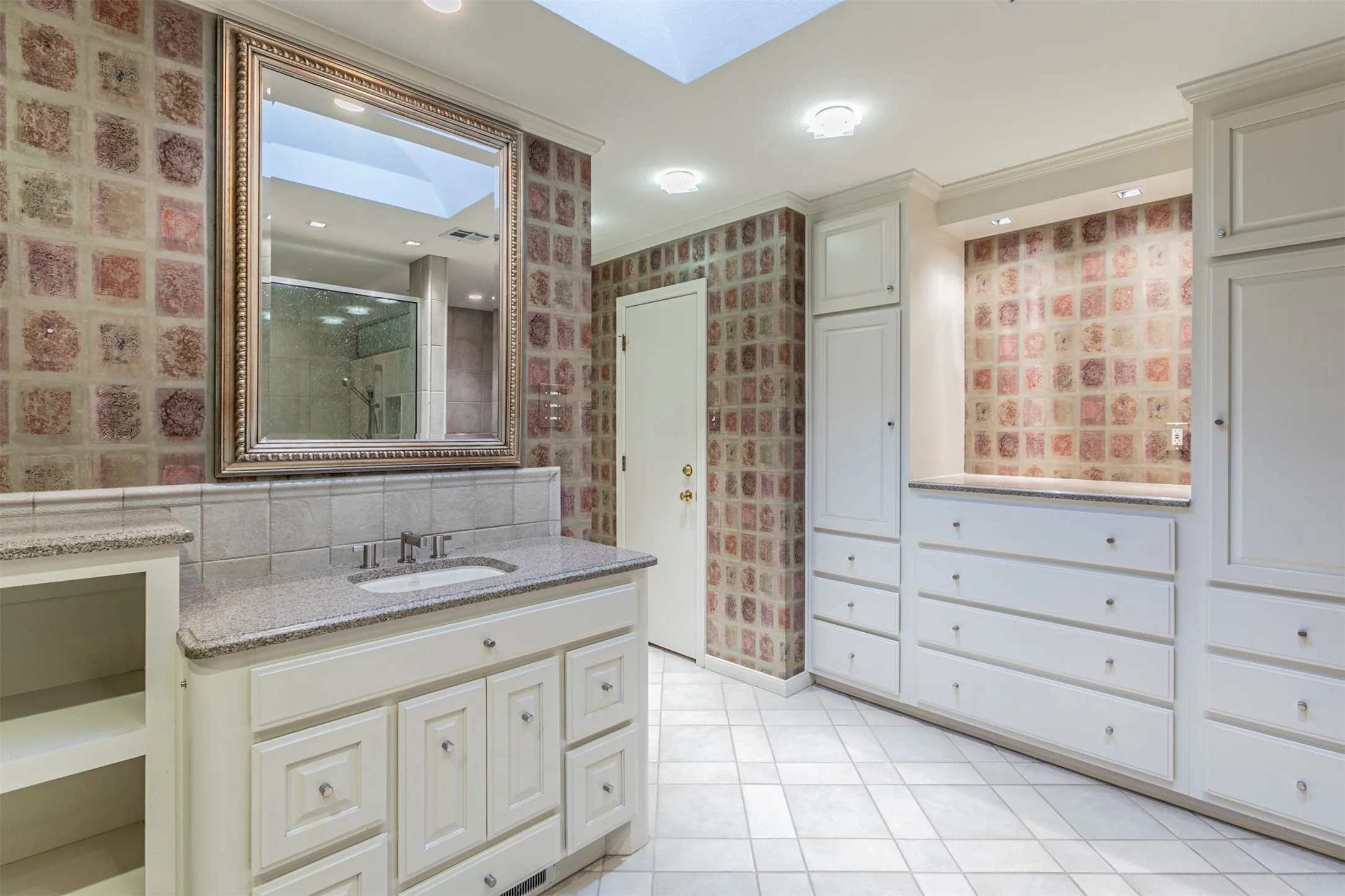 Single Family Residence For Sale in Mc Lennan County , 79 Sugar Creek Place, Woodway, Texas 76712, 4 Bedroom, 3 Bathroom, 2 Garage spaces, 3,054 Sqft, built in 1993, mls#21219701, Real Estate Agent in Woodway, Homes For Sale in Mc Lennan county, Homes For Sale in Woodway, Realtor in Woodway Texas, Real Estate Brokerage Independent Realty Texas, Luminita Cordes Realtor