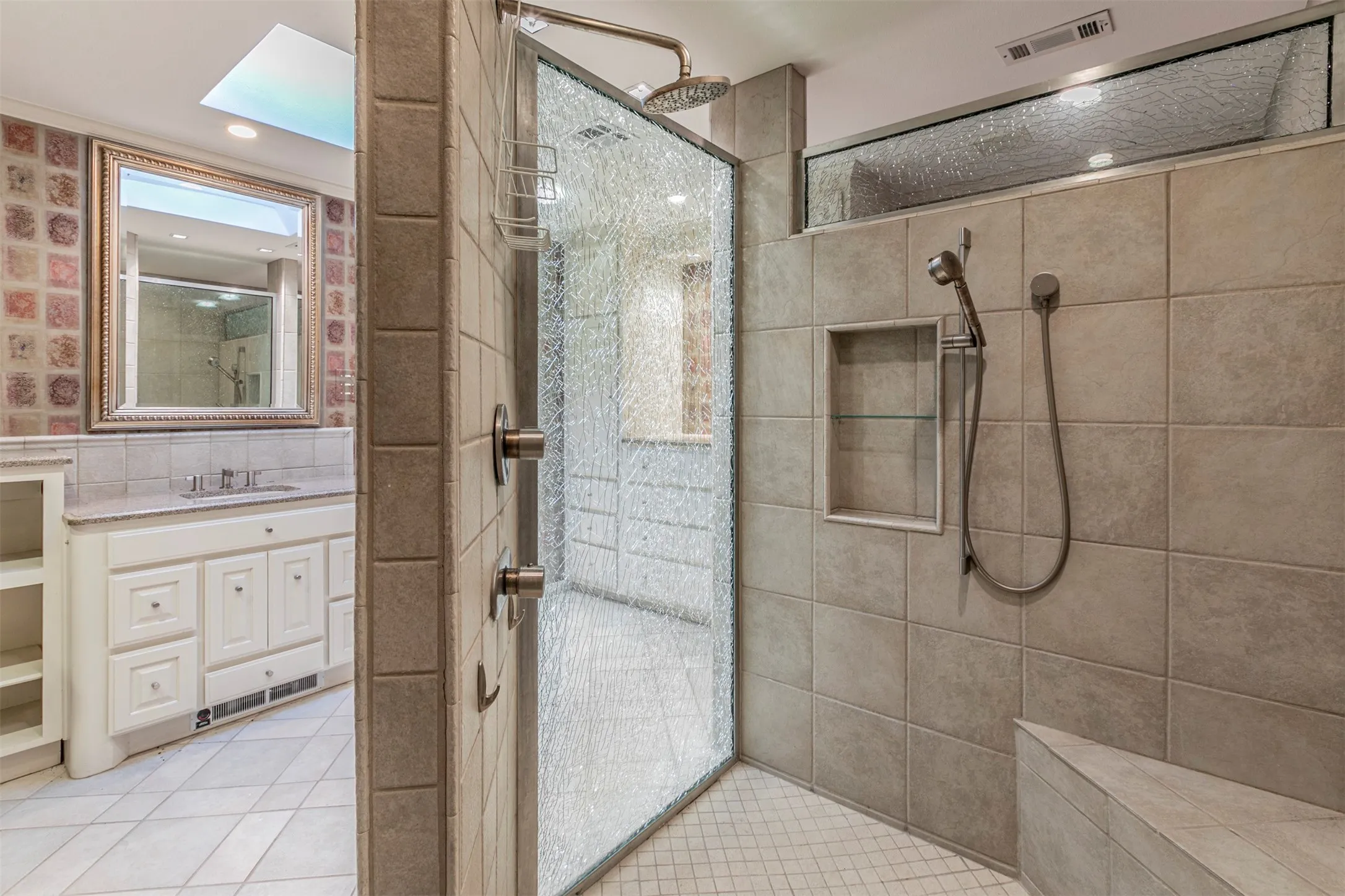Single Family Residence For Sale in Mc Lennan County , 79 Sugar Creek Place, Woodway, Texas 76712, 4 Bedroom, 3 Bathroom, 2 Garage spaces, 3,054 Sqft, built in 1993, mls#21219701, Real Estate Agent in Woodway, Homes For Sale in Mc Lennan county, Homes For Sale in Woodway, Realtor in Woodway Texas, Real Estate Brokerage Independent Realty Texas, Luminita Cordes Realtor