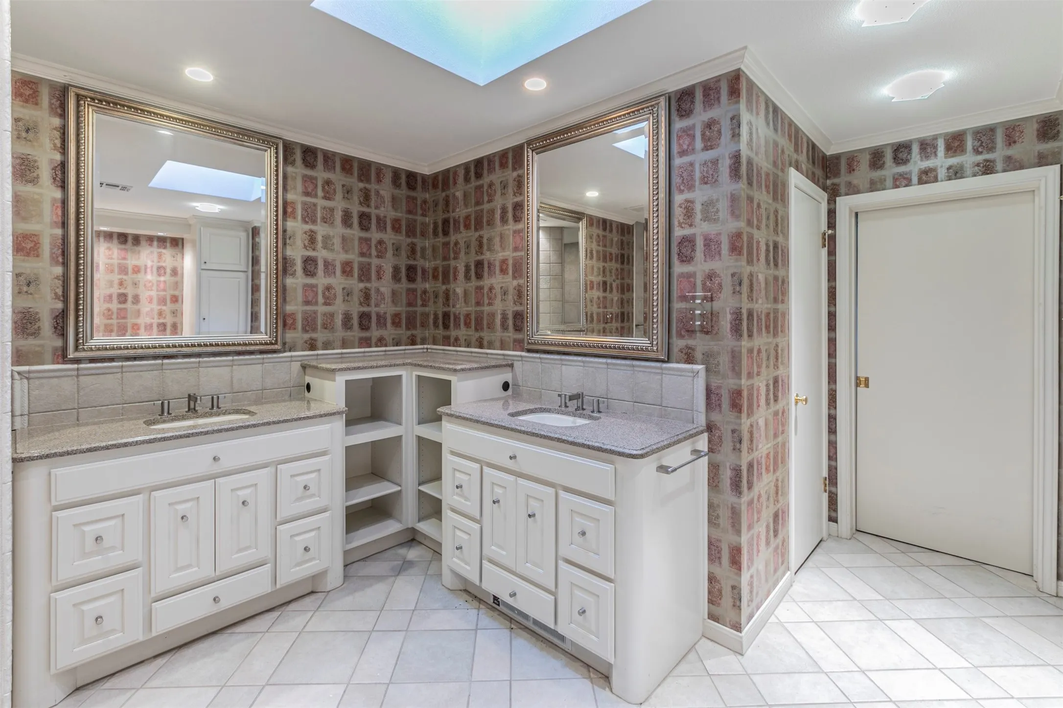 Single Family Residence For Sale in Mc Lennan County , 79 Sugar Creek Place, Woodway, Texas 76712, 4 Bedroom, 3 Bathroom, 2 Garage spaces, 3,054 Sqft, built in 1993, mls#21219701, Real Estate Agent in Woodway, Homes For Sale in Mc Lennan county, Homes For Sale in Woodway, Realtor in Woodway Texas, Real Estate Brokerage Independent Realty Texas, Luminita Cordes Realtor