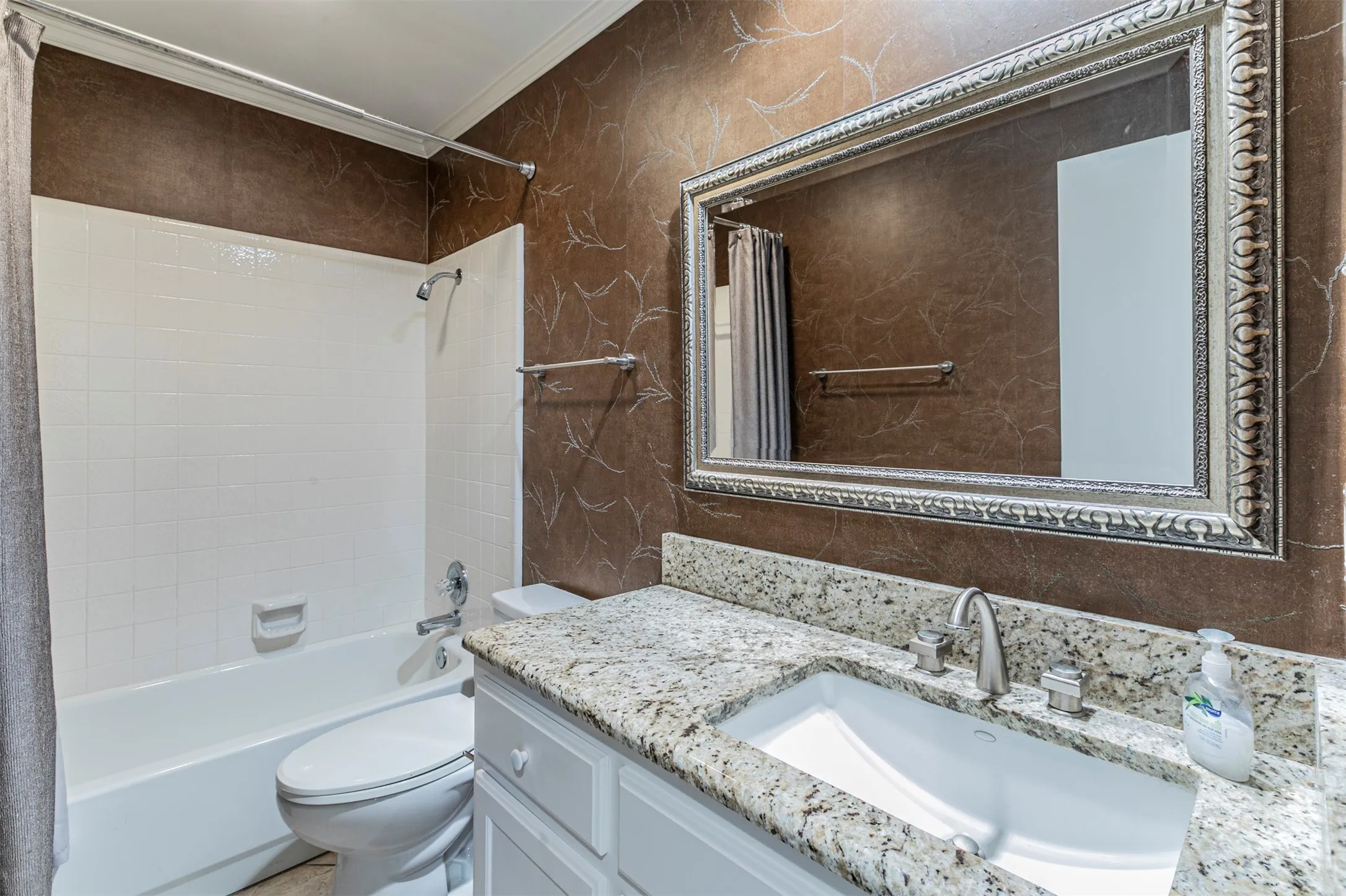 Single Family Residence For Sale in Mc Lennan County , 79 Sugar Creek Place, Woodway, Texas 76712, 4 Bedroom, 3 Bathroom, 2 Garage spaces, 3,054 Sqft, built in 1993, mls#21219701, Real Estate Agent in Woodway, Homes For Sale in Mc Lennan county, Homes For Sale in Woodway, Realtor in Woodway Texas, Real Estate Brokerage Independent Realty Texas, Luminita Cordes Realtor