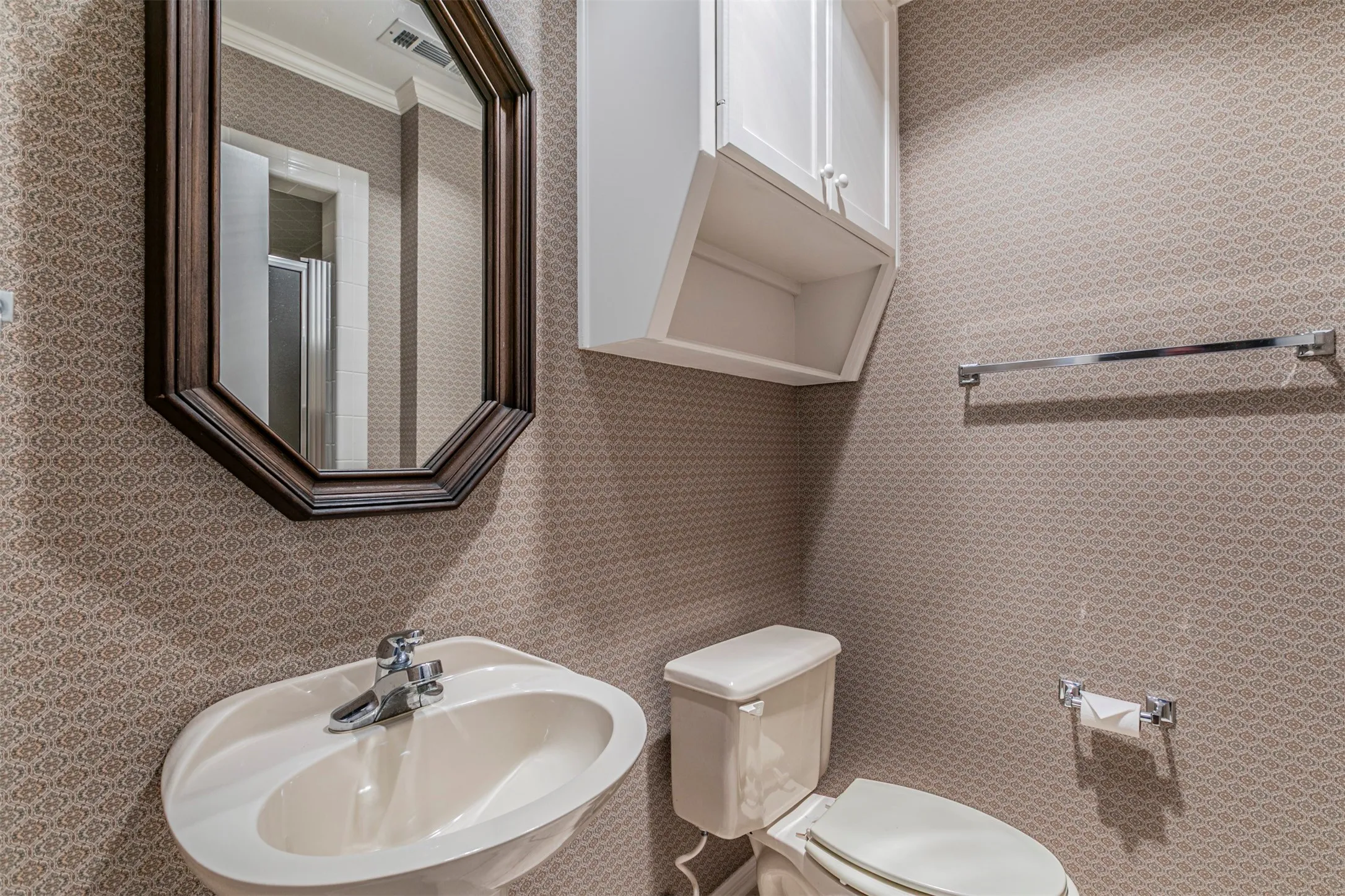 Single Family Residence For Sale in Mc Lennan County , 79 Sugar Creek Place, Woodway, Texas 76712, 4 Bedroom, 3 Bathroom, 2 Garage spaces, 3,054 Sqft, built in 1993, mls#21219701, Real Estate Agent in Woodway, Homes For Sale in Mc Lennan county, Homes For Sale in Woodway, Realtor in Woodway Texas, Real Estate Brokerage Independent Realty Texas, Luminita Cordes Realtor