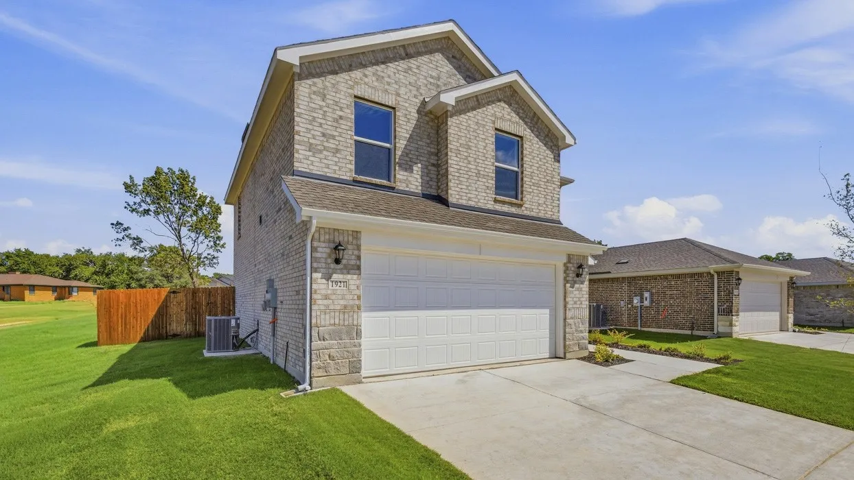 Single Family Residence For Sale in Fannin County , 1921 Glory Drive, Bonham, Texas 75418, 3 Bedroom, 3 Bathroom, 2 Garage spaces, 1,532 Sqft, built in 2026, mls#21219798, Real Estate Agent in Bonham, Homes For Sale in Fannin county, Homes For Sale in Bonham, Realtor in Bonham Texas, Real Estate Brokerage Independent Realty Texas, Luminita Cordes Realtor