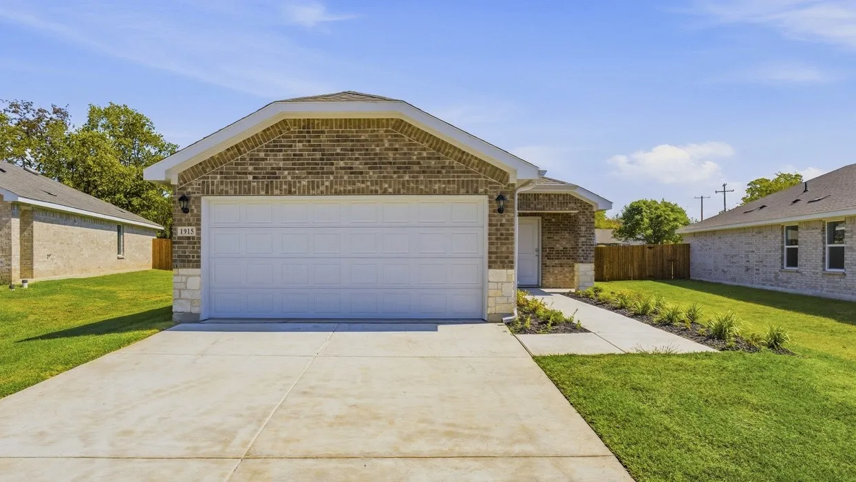 Single Family Residence For Sale in Fannin County , 1915 Glory Drive, Bonham, Texas 75418, 4 Bedroom, 2 Bathroom, 2 Garage spaces, 1,648 Sqft, built in 2026, mls#21219810, Real Estate Agent in Bonham, Homes For Sale in Fannin county, Homes For Sale in Bonham, Realtor in Bonham Texas, Real Estate Brokerage Independent Realty Texas, Luminita Cordes Realtor