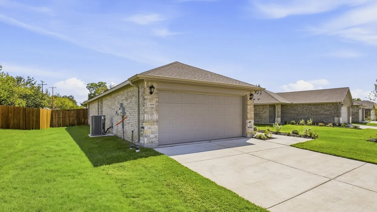 Single Family Residence For Sale in Fannin County , 1909 Glory Drive, Bonham, Texas 75418, 3 Bedroom, 2 Bathroom, 2 Garage spaces, 1,211 Sqft, built in 2026, mls#21219818, Real Estate Agent in Bonham, Homes For Sale in Fannin county, Homes For Sale in Bonham, Realtor in Bonham Texas, Real Estate Brokerage Independent Realty Texas, Luminita Cordes Realtor