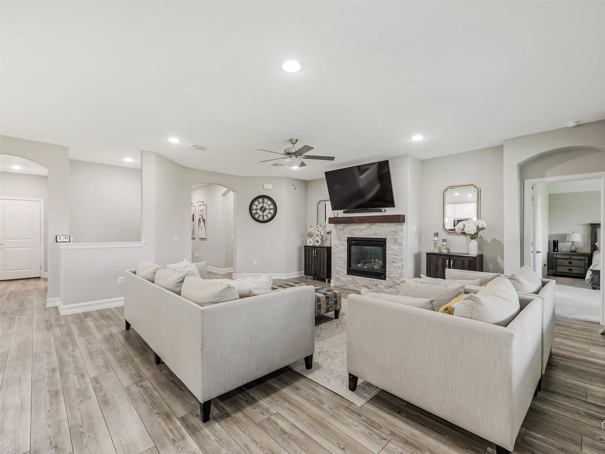Wonderful Neutral Color Scheme.
