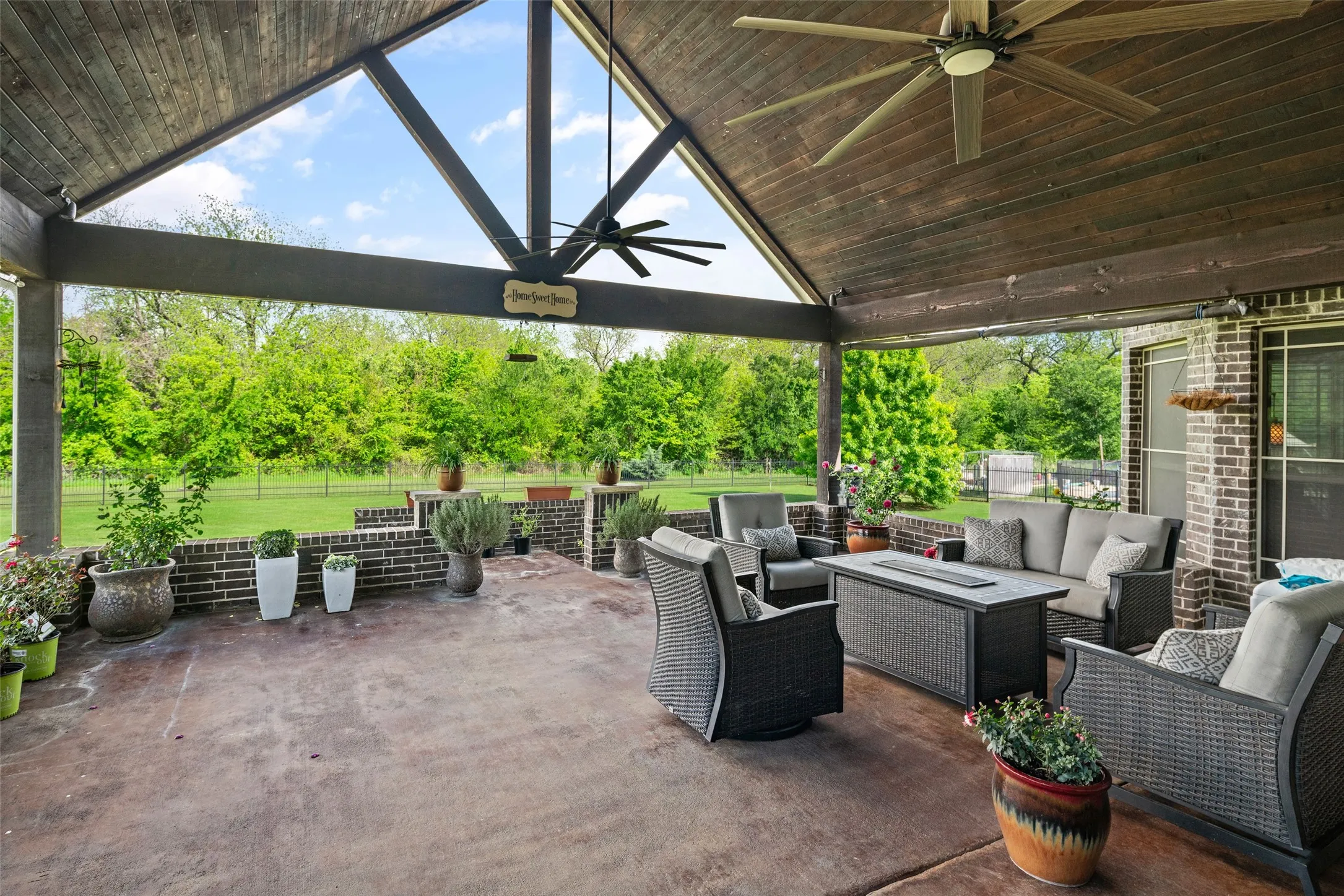 Single Family Residence For Sale in Denton County , 145 Las Colinas Trail, Cross Roads, Texas 76227, 5 Bedrooms, 4 Bathrooms, 3 Garage spaces, 4,327 Sqft, built in 2013, Price $819,900, mls#21217767, Real Estate Agent in Cross Roads, Homes For Sale in Denton county, Homes For Sale in Cross Roads, Realtor in Cross Roads Texas, Real Estate Brokerage Independent Realty Texas, Luminita Cordes Realtor