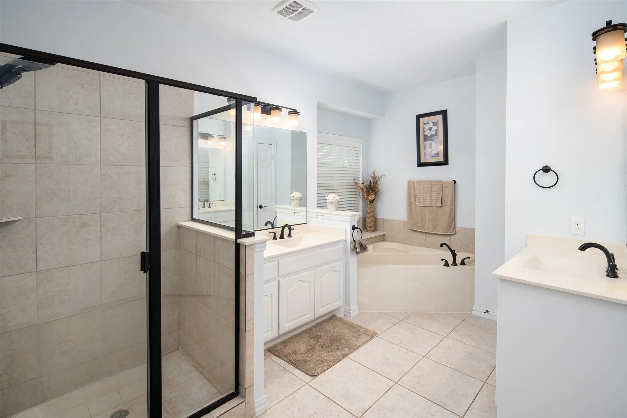 Single Family Residence For Sale in Denton County , 145 Las Colinas Trail, Cross Roads, Texas 76227, 5 Bedrooms, 4 Bathrooms, 3 Garage spaces, 4,327 Sqft, built in 2013, Price $819,900, mls#21217767, Real Estate Agent in Cross Roads, Homes For Sale in Denton county, Homes For Sale in Cross Roads, Realtor in Cross Roads Texas, Real Estate Brokerage Independent Realty Texas, Luminita Cordes Realtor