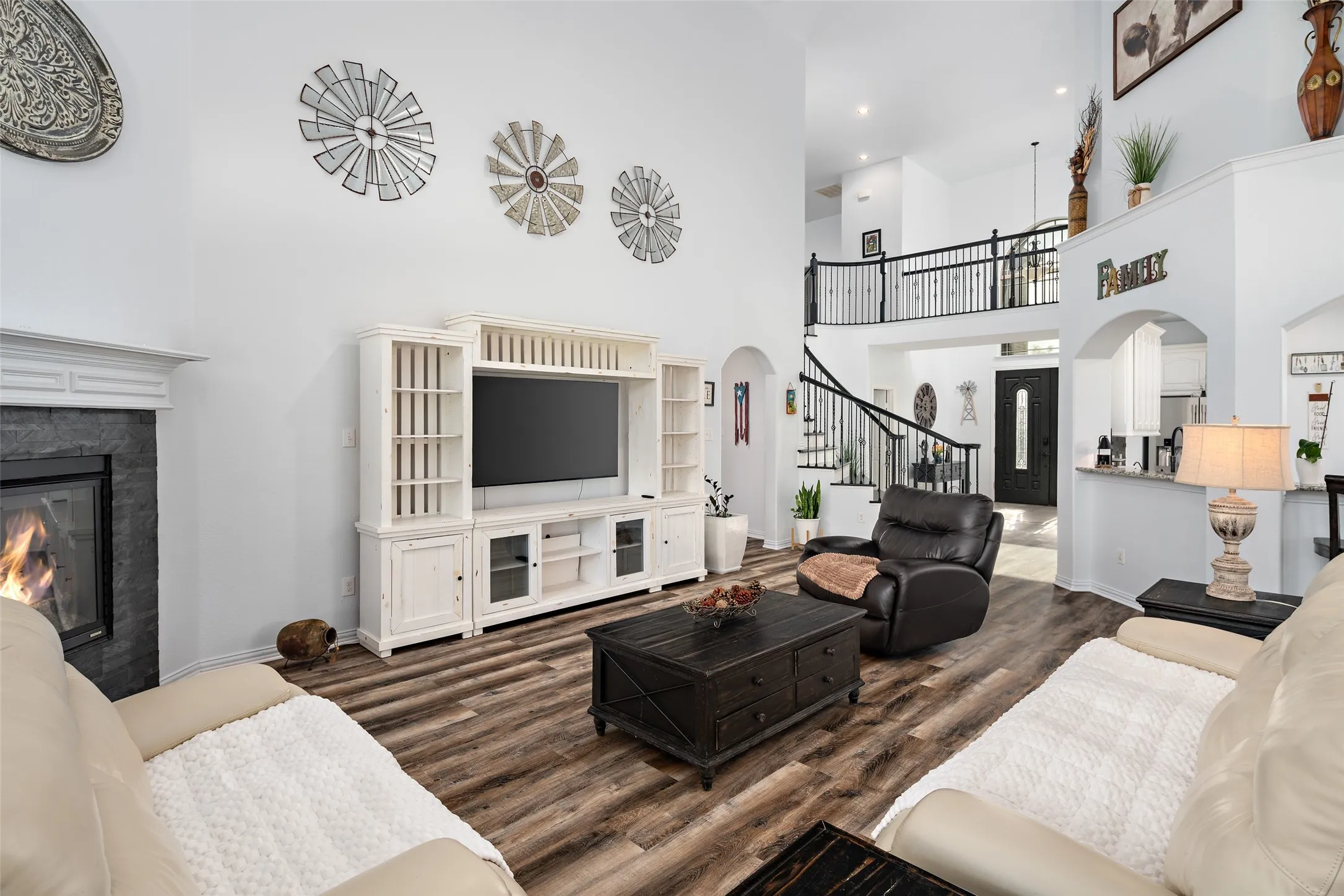 Single Family Residence For Sale in Denton County , 145 Las Colinas Trail, Cross Roads, Texas 76227, 5 Bedrooms, 4 Bathrooms, 3 Garage spaces, 4,327 Sqft, built in 2013, Price $819,900, mls#21217767, Real Estate Agent in Cross Roads, Homes For Sale in Denton county, Homes For Sale in Cross Roads, Realtor in Cross Roads Texas, Real Estate Brokerage Independent Realty Texas, Luminita Cordes Realtor