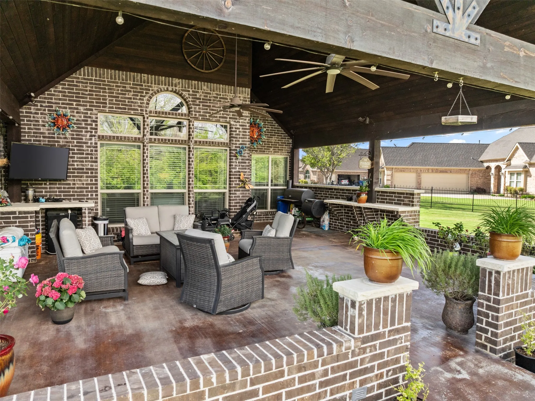 Single Family Residence For Sale in Denton County , 145 Las Colinas Trail, Cross Roads, Texas 76227, 5 Bedrooms, 4 Bathrooms, 3 Garage spaces, 4,327 Sqft, built in 2013, Price $819,900, mls#21217767, Real Estate Agent in Cross Roads, Homes For Sale in Denton county, Homes For Sale in Cross Roads, Realtor in Cross Roads Texas, Real Estate Brokerage Independent Realty Texas, Luminita Cordes Realtor