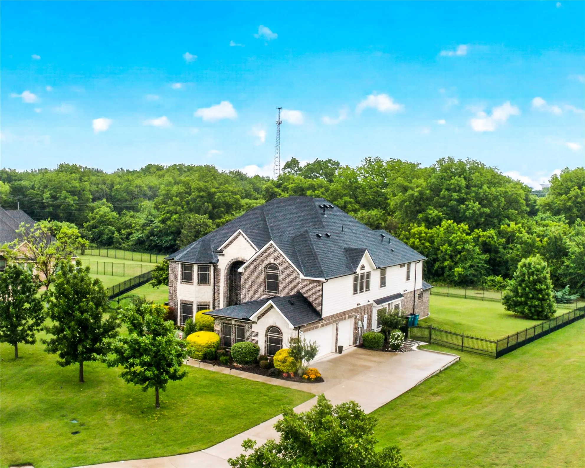 Single Family Residence For Sale in Denton County , 145 Las Colinas Trail, Cross Roads, Texas 76227, 5 Bedrooms, 4 Bathrooms, 3 Garage spaces, 4,327 Sqft, built in 2013, Price $819,900, mls#21217767, Real Estate Agent in Cross Roads, Homes For Sale in Denton county, Homes For Sale in Cross Roads, Realtor in Cross Roads Texas, Real Estate Brokerage Independent Realty Texas, Luminita Cordes Realtor