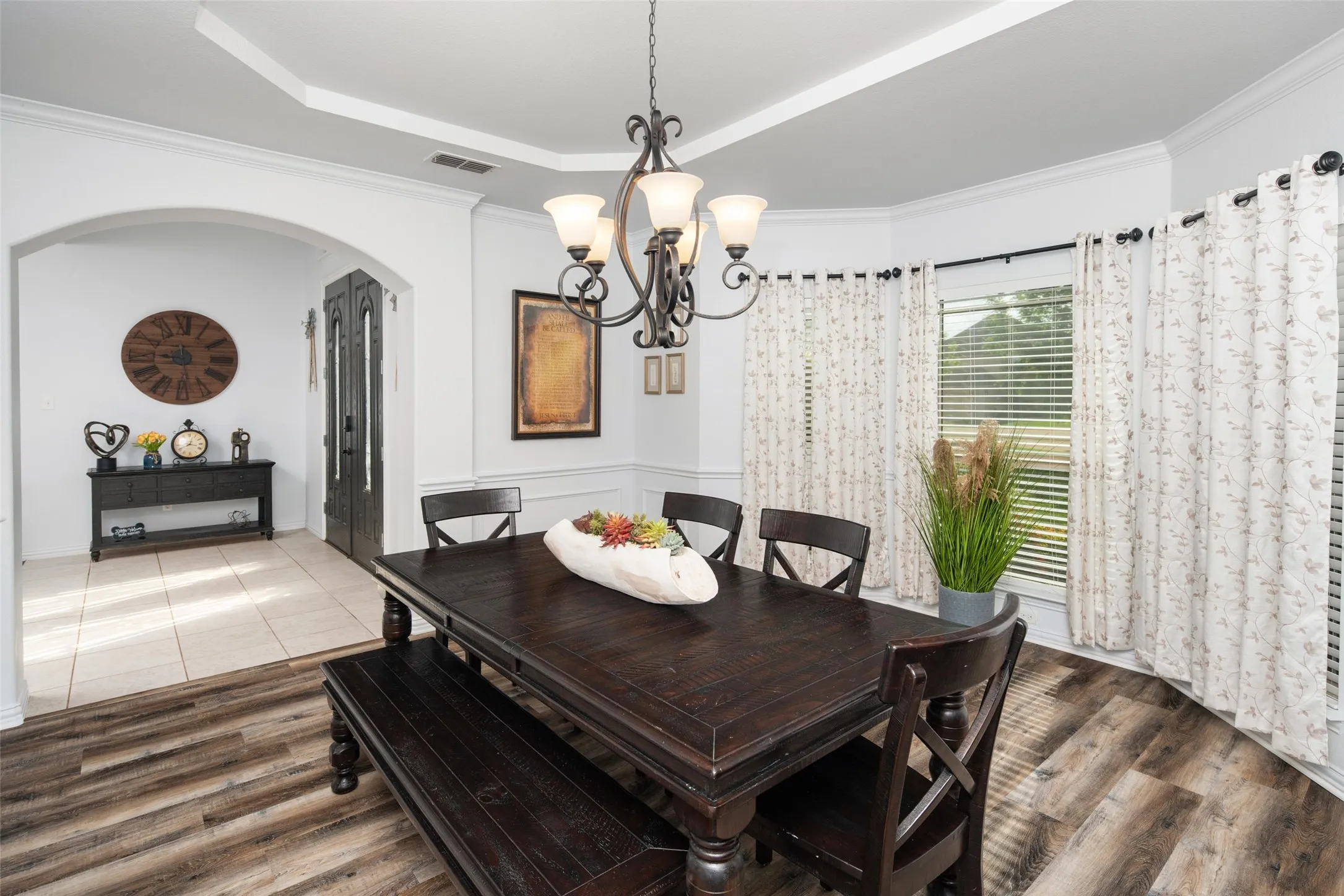 Single Family Residence For Sale in Denton County , 145 Las Colinas Trail, Cross Roads, Texas 76227, 5 Bedrooms, 4 Bathrooms, 3 Garage spaces, 4,327 Sqft, built in 2013, Price $819,900, mls#21217767, Real Estate Agent in Cross Roads, Homes For Sale in Denton county, Homes For Sale in Cross Roads, Realtor in Cross Roads Texas, Real Estate Brokerage Independent Realty Texas, Luminita Cordes Realtor