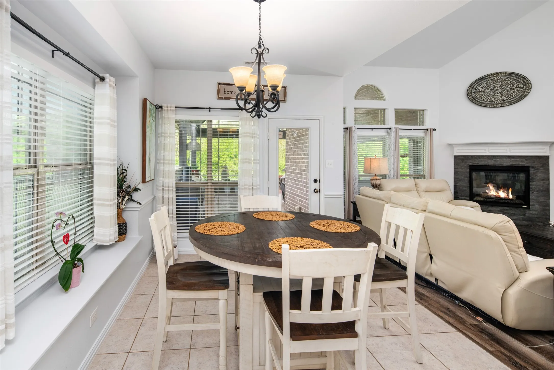 Single Family Residence For Sale in Denton County , 145 Las Colinas Trail, Cross Roads, Texas 76227, 5 Bedrooms, 4 Bathrooms, 3 Garage spaces, 4,327 Sqft, built in 2013, Price $819,900, mls#21217767, Real Estate Agent in Cross Roads, Homes For Sale in Denton county, Homes For Sale in Cross Roads, Realtor in Cross Roads Texas, Real Estate Brokerage Independent Realty Texas, Luminita Cordes Realtor
