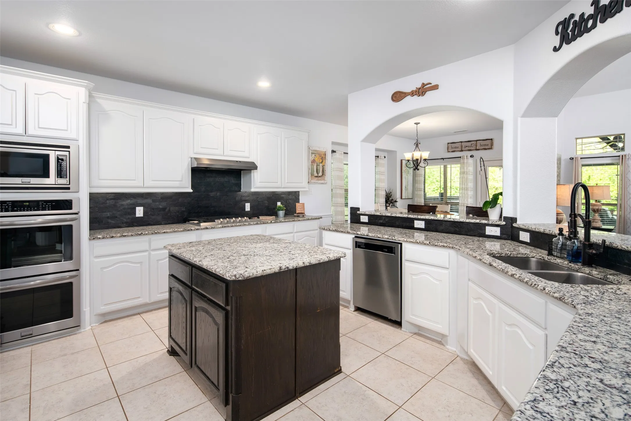 Single Family Residence For Sale in Denton County , 145 Las Colinas Trail, Cross Roads, Texas 76227, 5 Bedrooms, 4 Bathrooms, 3 Garage spaces, 4,327 Sqft, built in 2013, Price $819,900, mls#21217767, Real Estate Agent in Cross Roads, Homes For Sale in Denton county, Homes For Sale in Cross Roads, Realtor in Cross Roads Texas, Real Estate Brokerage Independent Realty Texas, Luminita Cordes Realtor