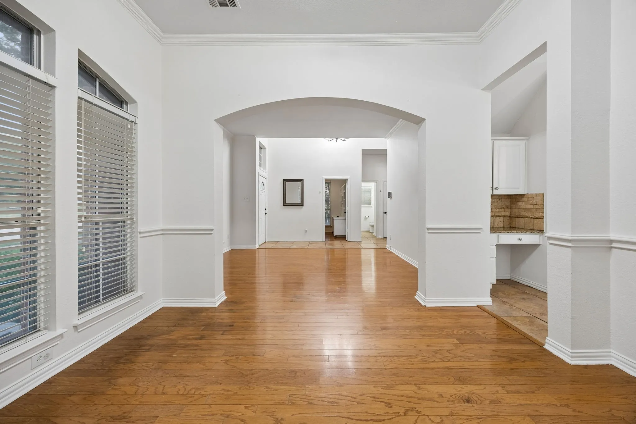 Single Family Residence For Sale in Denton County , 17909 Brent Drive, Dallas, Texas 75287, 4 Bedroom, 3 Bathroom, 2 Garage spaces, 2,470 Sqft, built in 1998, mls#21216605, Real Estate Agent in Dallas, Homes For Sale in Denton county, Homes For Sale in Dallas, Realtor in Dallas Texas, Real Estate Brokerage Independent Realty Texas, Luminita Cordes Realtor
