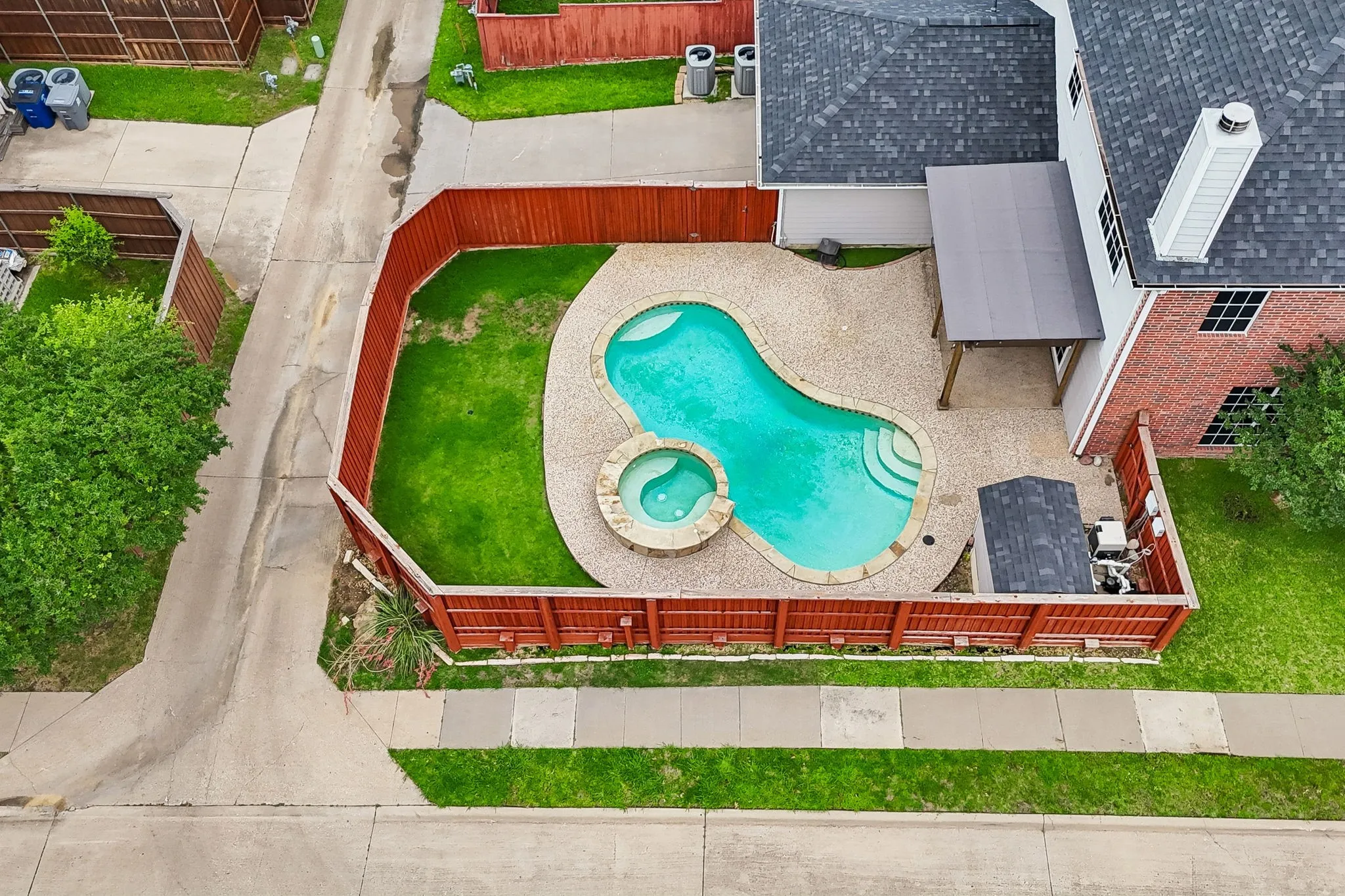 Single Family Residence For Sale in Denton County , 17909 Brent Drive, Dallas, Texas 75287, 4 Bedroom, 3 Bathroom, 2 Garage spaces, 2,470 Sqft, built in 1998, mls#21216605, Real Estate Agent in Dallas, Homes For Sale in Denton county, Homes For Sale in Dallas, Realtor in Dallas Texas, Real Estate Brokerage Independent Realty Texas, Luminita Cordes Realtor
