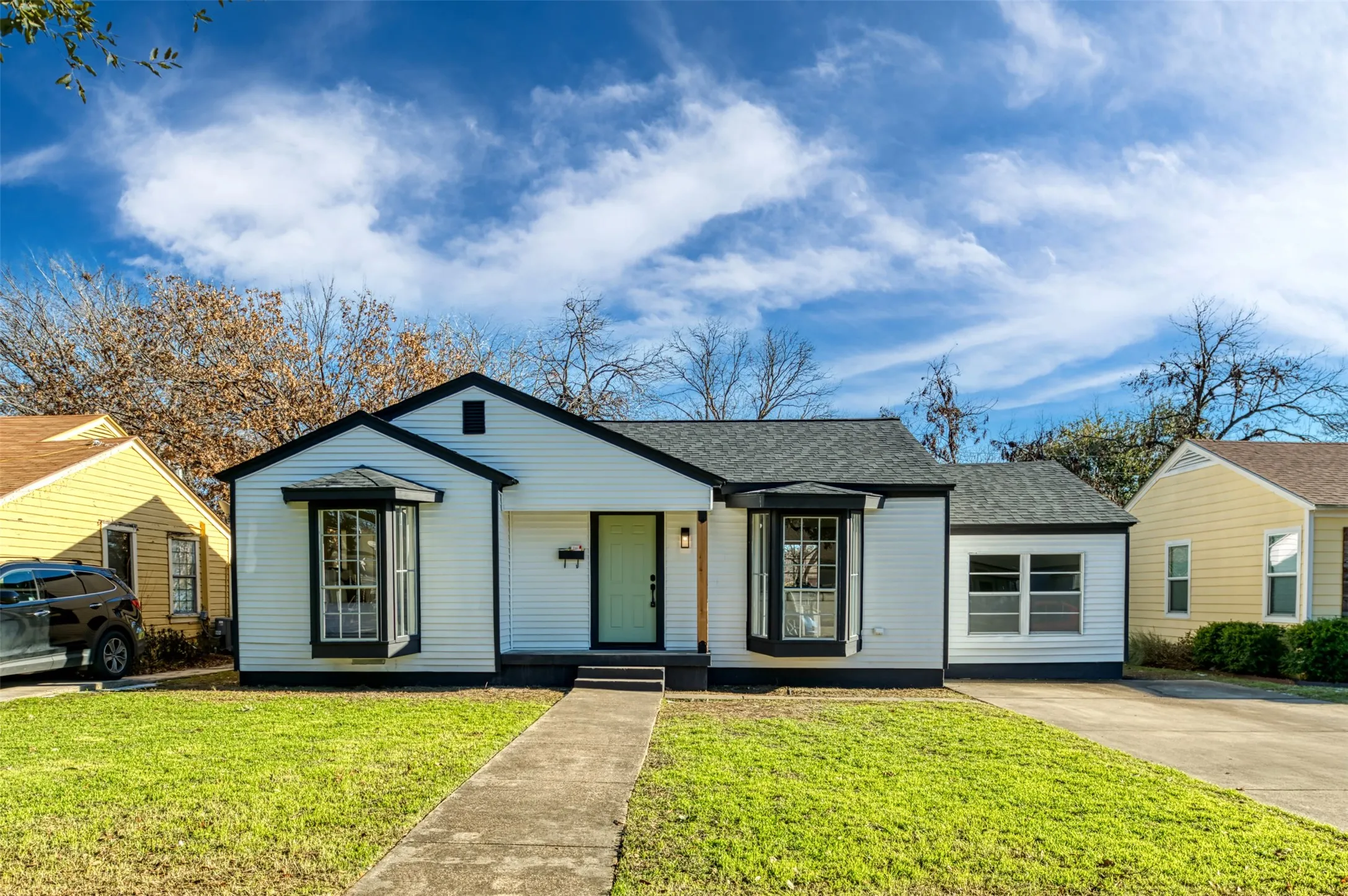 Single Family Residence For Sale in Dallas County , 2842 Carlson Drive, Dallas, Texas 75235, 3 Bedrooms, 1 Bathroom, Garage spaces, 1,162 Sqft, built in 1948, Preowned, Price $319,000, mls#21207831, Real Estate Agent in Dallas, Homes For Sale in Dallas county, Homes For Sale in Dallas, Realtor in Dallas Texas, Real Estate Brokerage Independent Realty Texas, Luminita Cordes Realtor