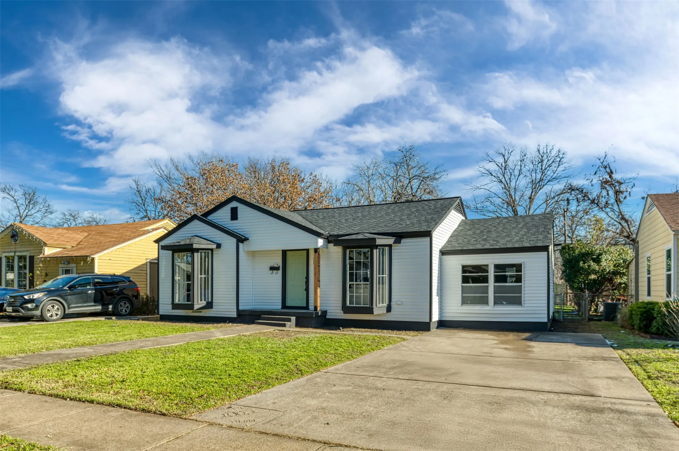 Single Family Residence For Sale in Dallas County , 2842 Carlson Drive, Dallas, Texas 75235, 3 Bedrooms, 1 Bathroom, Garage spaces, 1,162 Sqft, built in 1948, Preowned, Price $319,000, mls#21207831, Real Estate Agent in Dallas, Homes For Sale in Dallas county, Homes For Sale in Dallas, Realtor in Dallas Texas, Real Estate Brokerage Independent Realty Texas, Luminita Cordes Realtor