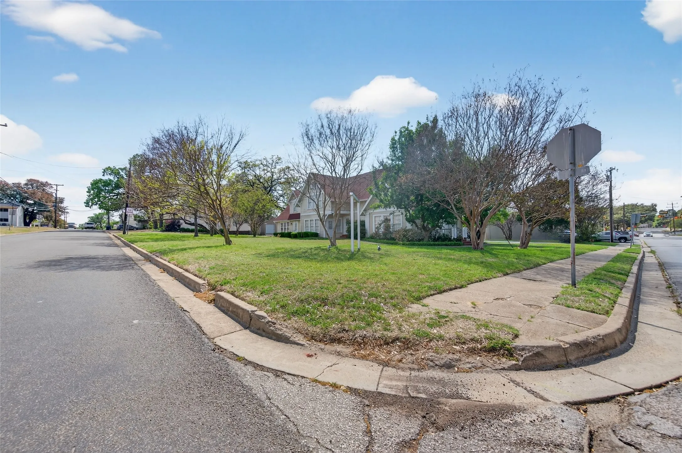 Office For Sale in Henderson County , 214 E College Street, Athens, Texas 75751, 0, 0, Garage spaces, 0 Sqft, built in 1920, Preowned, mls#21219228, Real Estate Agent in Athens, Homes For Sale in Henderson county, Homes For Sale in Athens, Realtor in Athens Texas, Real Estate Brokerage Independent Realty Texas, Luminita Cordes Realtor