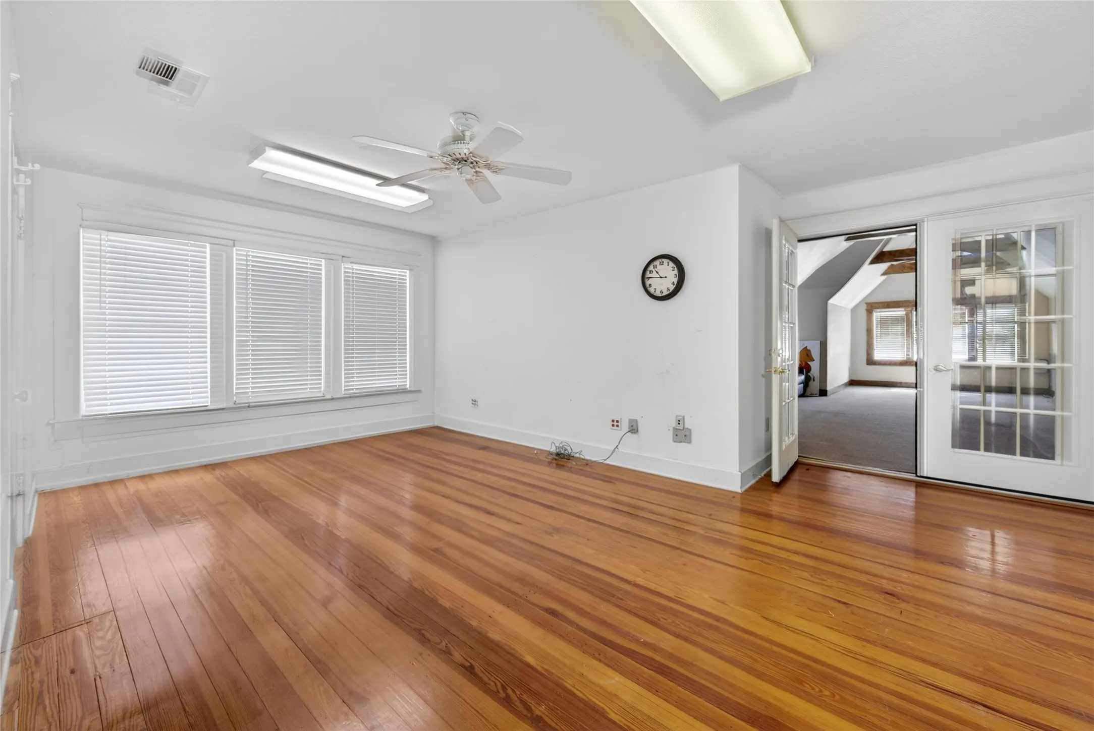 Office For Sale in Henderson County , 214 E College Street, Athens, Texas 75751, 0, 0, Garage spaces, 0 Sqft, built in 1920, Preowned, mls#21219228, Real Estate Agent in Athens, Homes For Sale in Henderson county, Homes For Sale in Athens, Realtor in Athens Texas, Real Estate Brokerage Independent Realty Texas, Luminita Cordes Realtor