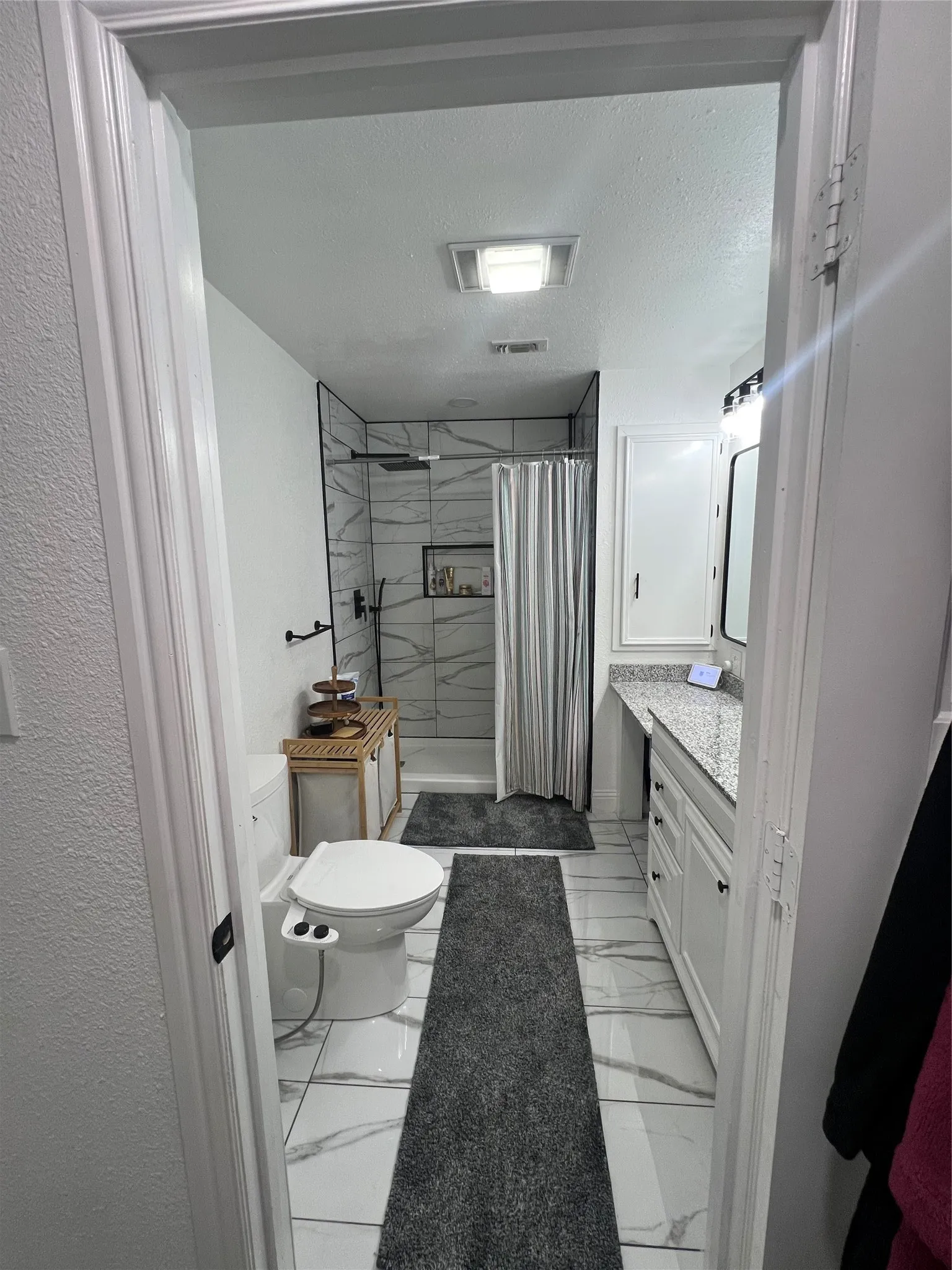 Single Family Residence For Sale in Palo Pinto County , 200 33rd Street, Mineral Wells, Texas 76067, 4 Bedroom, 3 Bathroom, 2 Garage spaces, 1,998 Sqft, built in 1968, Preowned, mls#21219900, Real Estate Agent in Mineral Wells, Homes For Sale in Palo Pinto county, Homes For Sale in Mineral Wells, Realtor in Mineral Wells Texas, Real Estate Brokerage Independent Realty Texas, Luminita Cordes Realtor
