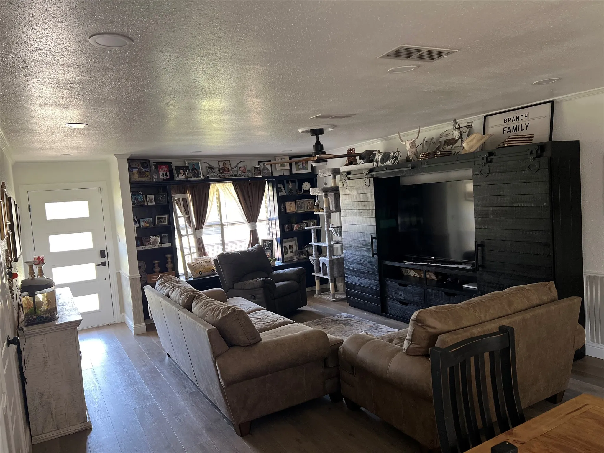 Single Family Residence For Sale in Palo Pinto County , 200 33rd Street, Mineral Wells, Texas 76067, 4 Bedroom, 3 Bathroom, 2 Garage spaces, 1,998 Sqft, built in 1968, Preowned, mls#21219900, Real Estate Agent in Mineral Wells, Homes For Sale in Palo Pinto county, Homes For Sale in Mineral Wells, Realtor in Mineral Wells Texas, Real Estate Brokerage Independent Realty Texas, Luminita Cordes Realtor