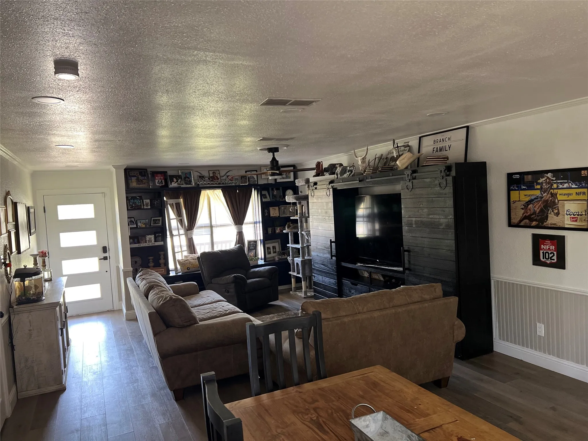 Single Family Residence For Sale in Palo Pinto County , 200 33rd Street, Mineral Wells, Texas 76067, 4 Bedroom, 3 Bathroom, 2 Garage spaces, 1,998 Sqft, built in 1968, Preowned, mls#21219900, Real Estate Agent in Mineral Wells, Homes For Sale in Palo Pinto county, Homes For Sale in Mineral Wells, Realtor in Mineral Wells Texas, Real Estate Brokerage Independent Realty Texas, Luminita Cordes Realtor