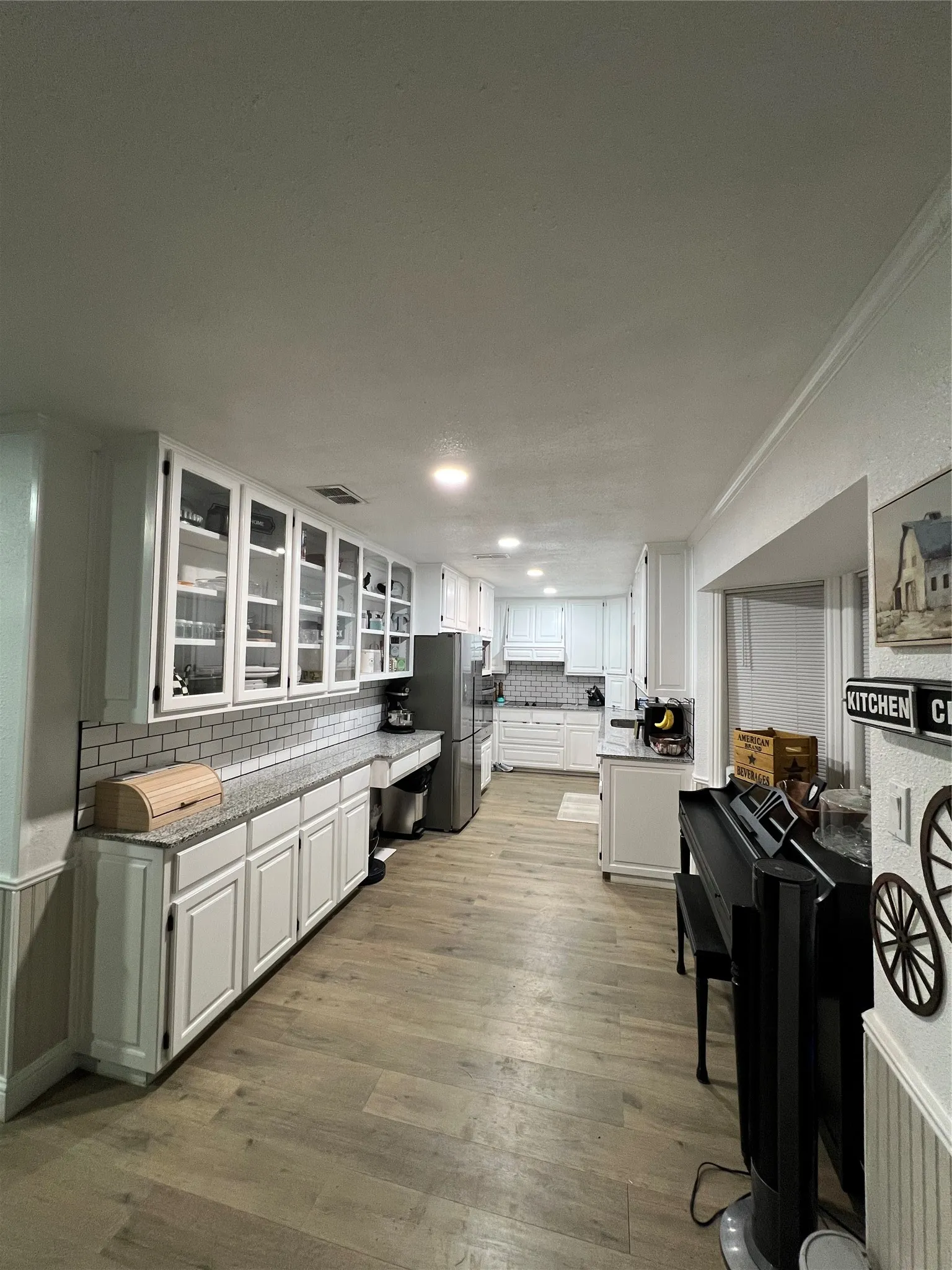 Single Family Residence For Sale in Palo Pinto County , 200 33rd Street, Mineral Wells, Texas 76067, 4 Bedroom, 3 Bathroom, 2 Garage spaces, 1,998 Sqft, built in 1968, Preowned, mls#21219900, Real Estate Agent in Mineral Wells, Homes For Sale in Palo Pinto county, Homes For Sale in Mineral Wells, Realtor in Mineral Wells Texas, Real Estate Brokerage Independent Realty Texas, Luminita Cordes Realtor