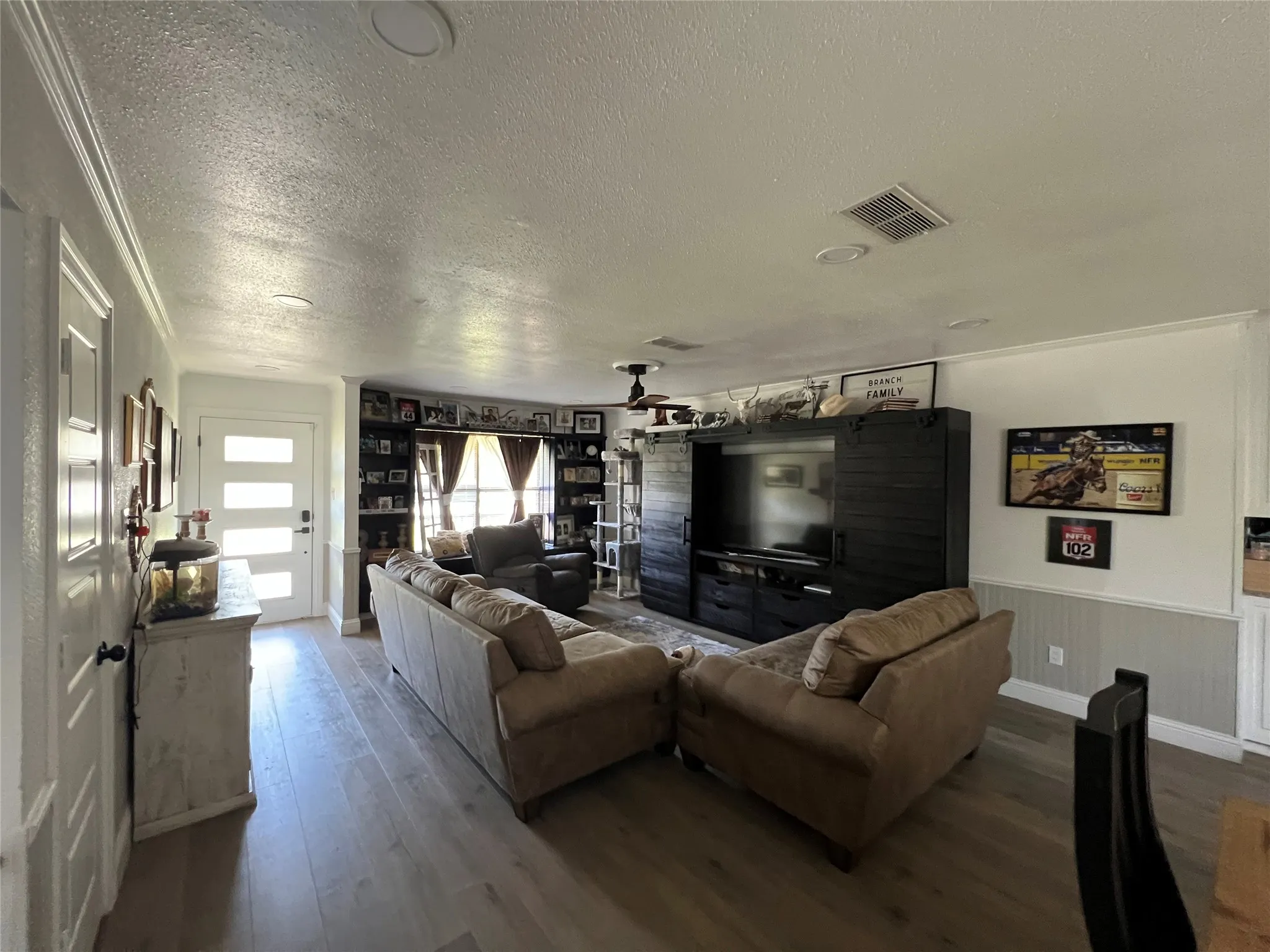 Single Family Residence For Sale in Palo Pinto County , 200 33rd Street, Mineral Wells, Texas 76067, 4 Bedroom, 3 Bathroom, 2 Garage spaces, 1,998 Sqft, built in 1968, Preowned, mls#21219900, Real Estate Agent in Mineral Wells, Homes For Sale in Palo Pinto county, Homes For Sale in Mineral Wells, Realtor in Mineral Wells Texas, Real Estate Brokerage Independent Realty Texas, Luminita Cordes Realtor