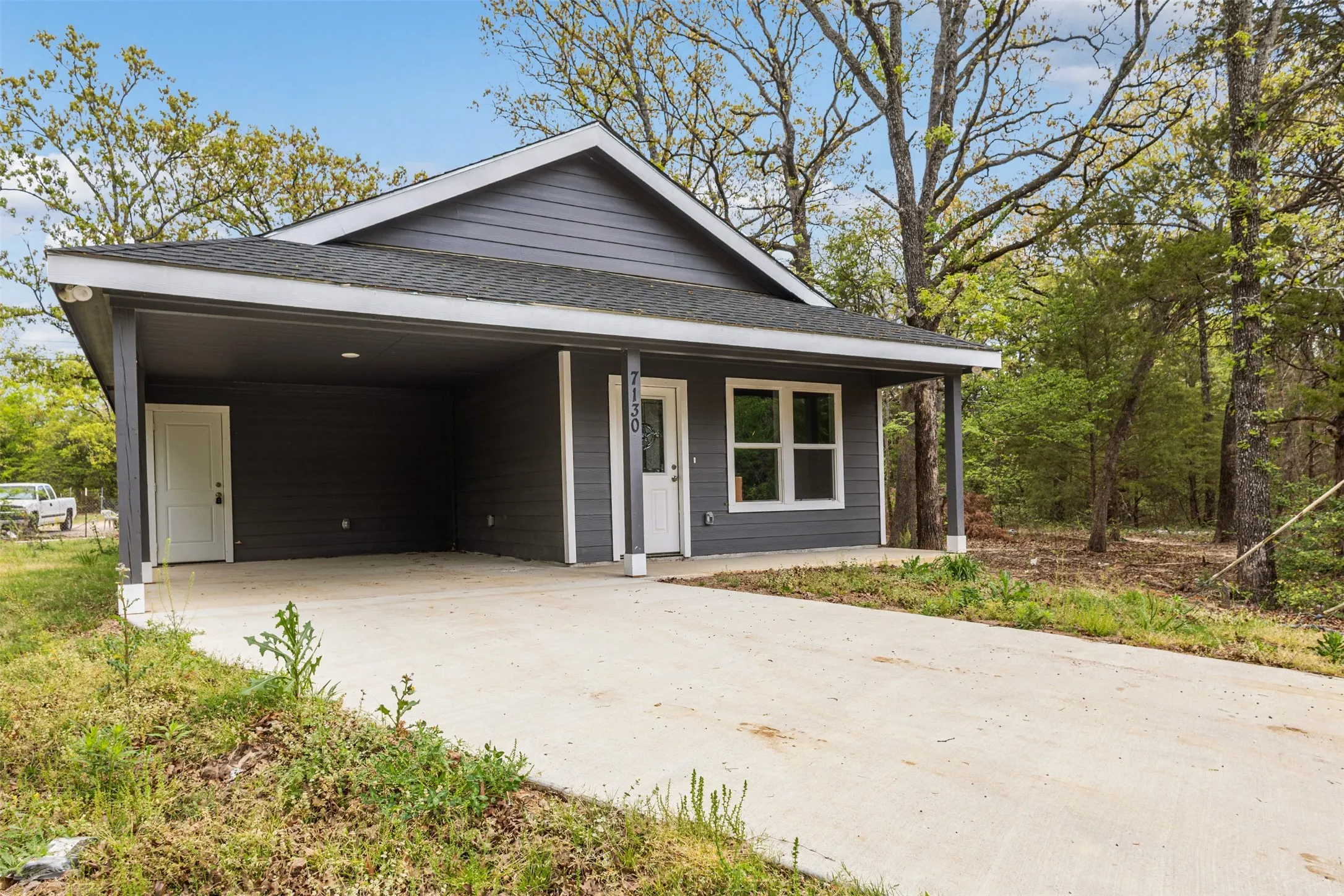 Single Family Residence For Sale in Henderson County , 7130 Shawnee Circle, Mabank, Texas 75156, 3 Bedroom, 2 Bathroom, Garage spaces, 1,400 Sqft, built in 2025, mls#21219927, Real Estate Agent in Mabank, Homes For Sale in Henderson county, Homes For Sale in Mabank, Realtor in Mabank Texas, Real Estate Brokerage Independent Realty Texas, Luminita Cordes Realtor