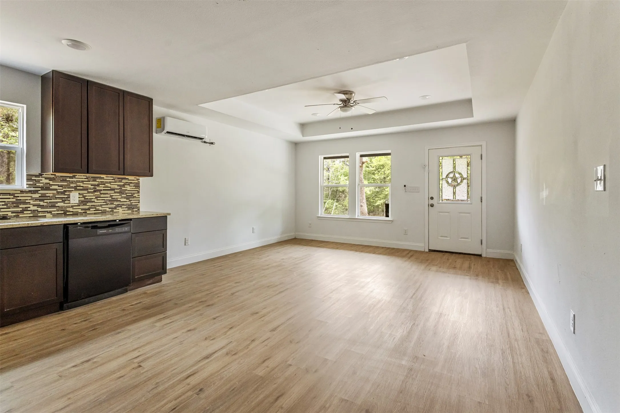 Single Family Residence For Sale in Henderson County , 7130 Shawnee Circle, Mabank, Texas 75156, 3 Bedroom, 2 Bathroom, Garage spaces, 1,400 Sqft, built in 2025, mls#21219927, Real Estate Agent in Mabank, Homes For Sale in Henderson county, Homes For Sale in Mabank, Realtor in Mabank Texas, Real Estate Brokerage Independent Realty Texas, Luminita Cordes Realtor
