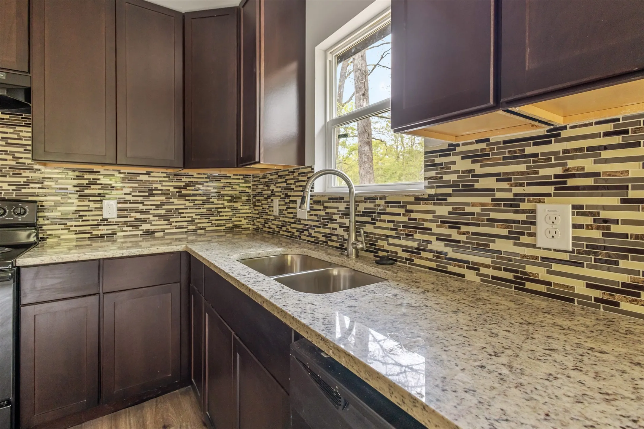 Single Family Residence For Sale in Henderson County , 7130 Shawnee Circle, Mabank, Texas 75156, 3 Bedroom, 2 Bathroom, Garage spaces, 1,400 Sqft, built in 2025, mls#21219927, Real Estate Agent in Mabank, Homes For Sale in Henderson county, Homes For Sale in Mabank, Realtor in Mabank Texas, Real Estate Brokerage Independent Realty Texas, Luminita Cordes Realtor