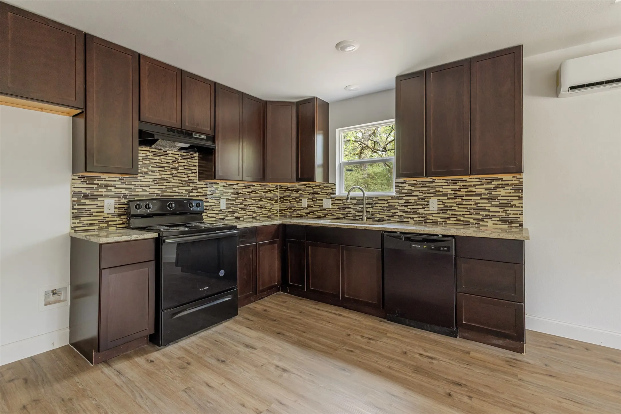 Single Family Residence For Sale in Henderson County , 7130 Shawnee Circle, Mabank, Texas 75156, 3 Bedroom, 2 Bathroom, Garage spaces, 1,400 Sqft, built in 2025, mls#21219927, Real Estate Agent in Mabank, Homes For Sale in Henderson county, Homes For Sale in Mabank, Realtor in Mabank Texas, Real Estate Brokerage Independent Realty Texas, Luminita Cordes Realtor