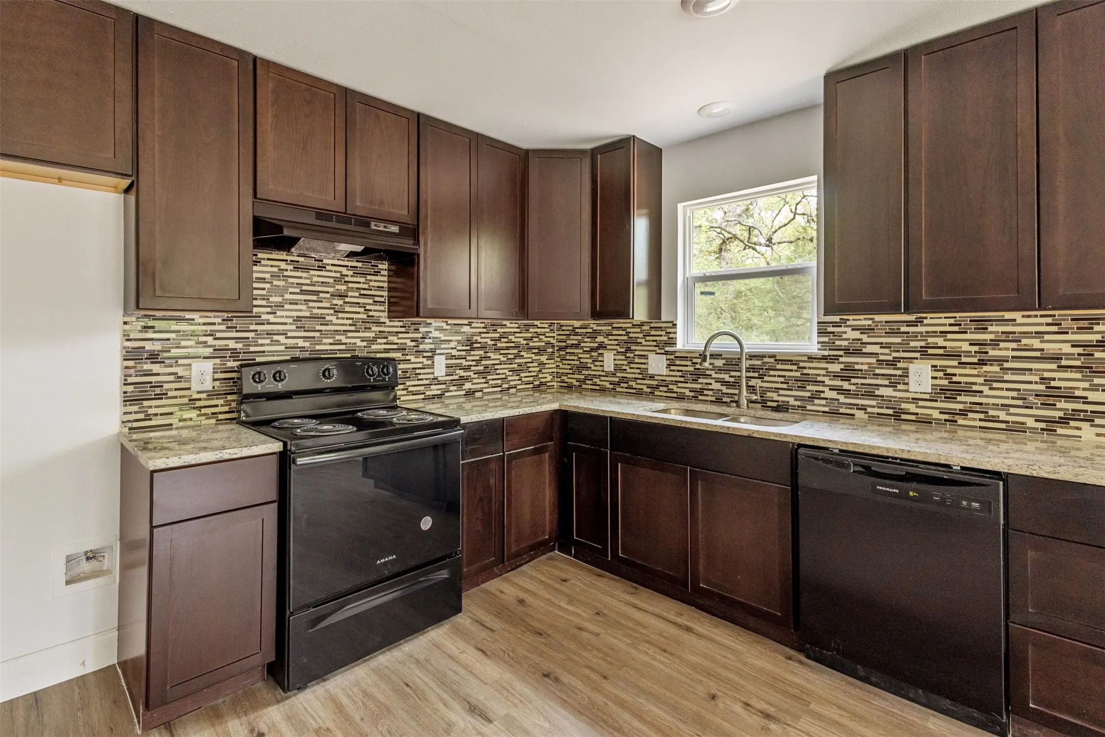 Single Family Residence For Sale in Henderson County , 7130 Shawnee Circle, Mabank, Texas 75156, 3 Bedroom, 2 Bathroom, Garage spaces, 1,400 Sqft, built in 2025, mls#21219927, Real Estate Agent in Mabank, Homes For Sale in Henderson county, Homes For Sale in Mabank, Realtor in Mabank Texas, Real Estate Brokerage Independent Realty Texas, Luminita Cordes Realtor