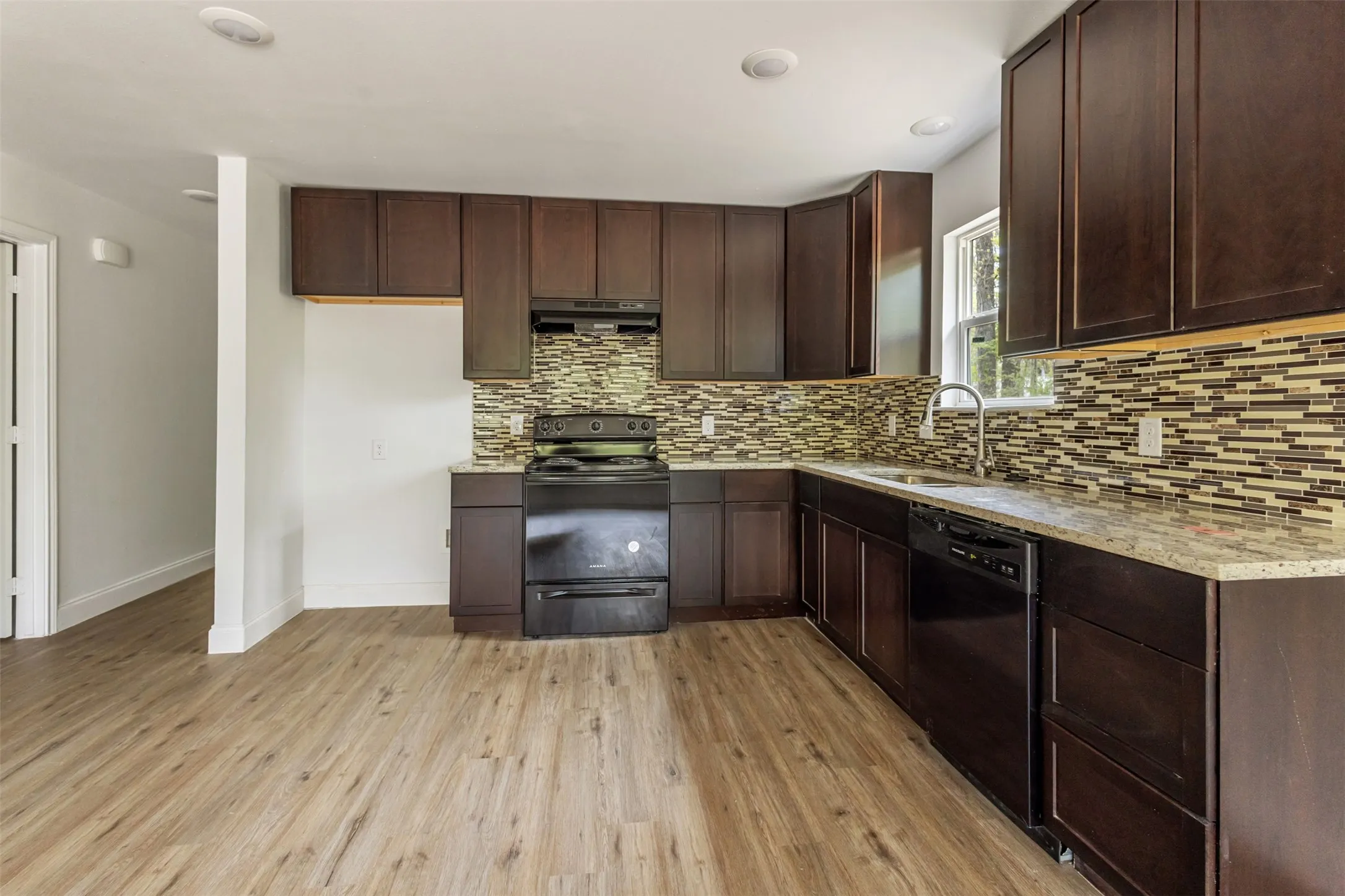 Single Family Residence For Sale in Henderson County , 7130 Shawnee Circle, Mabank, Texas 75156, 3 Bedroom, 2 Bathroom, Garage spaces, 1,400 Sqft, built in 2025, mls#21219927, Real Estate Agent in Mabank, Homes For Sale in Henderson county, Homes For Sale in Mabank, Realtor in Mabank Texas, Real Estate Brokerage Independent Realty Texas, Luminita Cordes Realtor