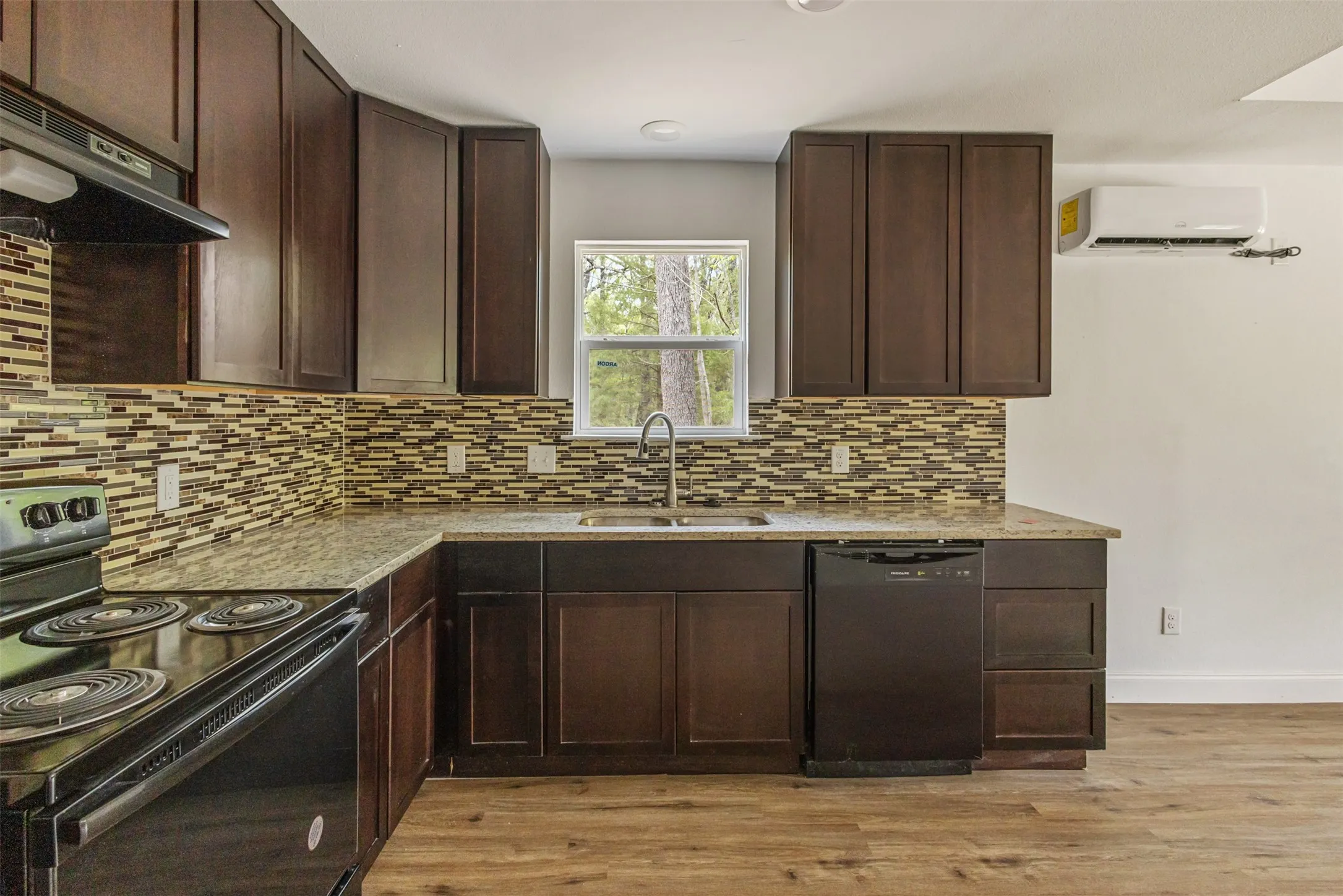 Single Family Residence For Sale in Henderson County , 7130 Shawnee Circle, Mabank, Texas 75156, 3 Bedroom, 2 Bathroom, Garage spaces, 1,400 Sqft, built in 2025, mls#21219927, Real Estate Agent in Mabank, Homes For Sale in Henderson county, Homes For Sale in Mabank, Realtor in Mabank Texas, Real Estate Brokerage Independent Realty Texas, Luminita Cordes Realtor