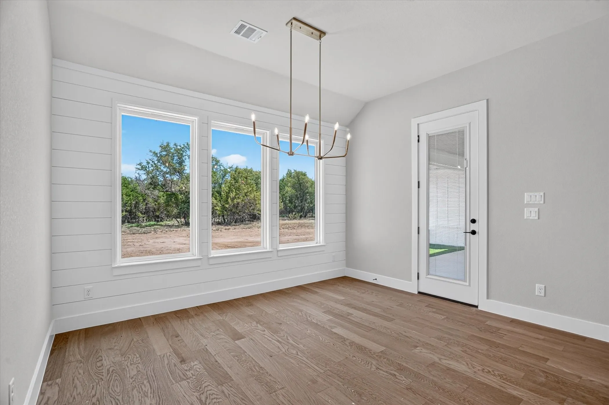 Single Family Residence For Sale in Parker County , 2037 Preserves Trail, Weatherford, Texas 76087, 4 Bedroom, 3 Bathroom, Garage spaces, 3,011 Sqft, built in 2026, mls#21219982, Real Estate Agent in Weatherford, Homes For Sale in Parker county, Homes For Sale in Weatherford, Realtor in Weatherford Texas, Real Estate Brokerage Independent Realty Texas, Luminita Cordes Realtor