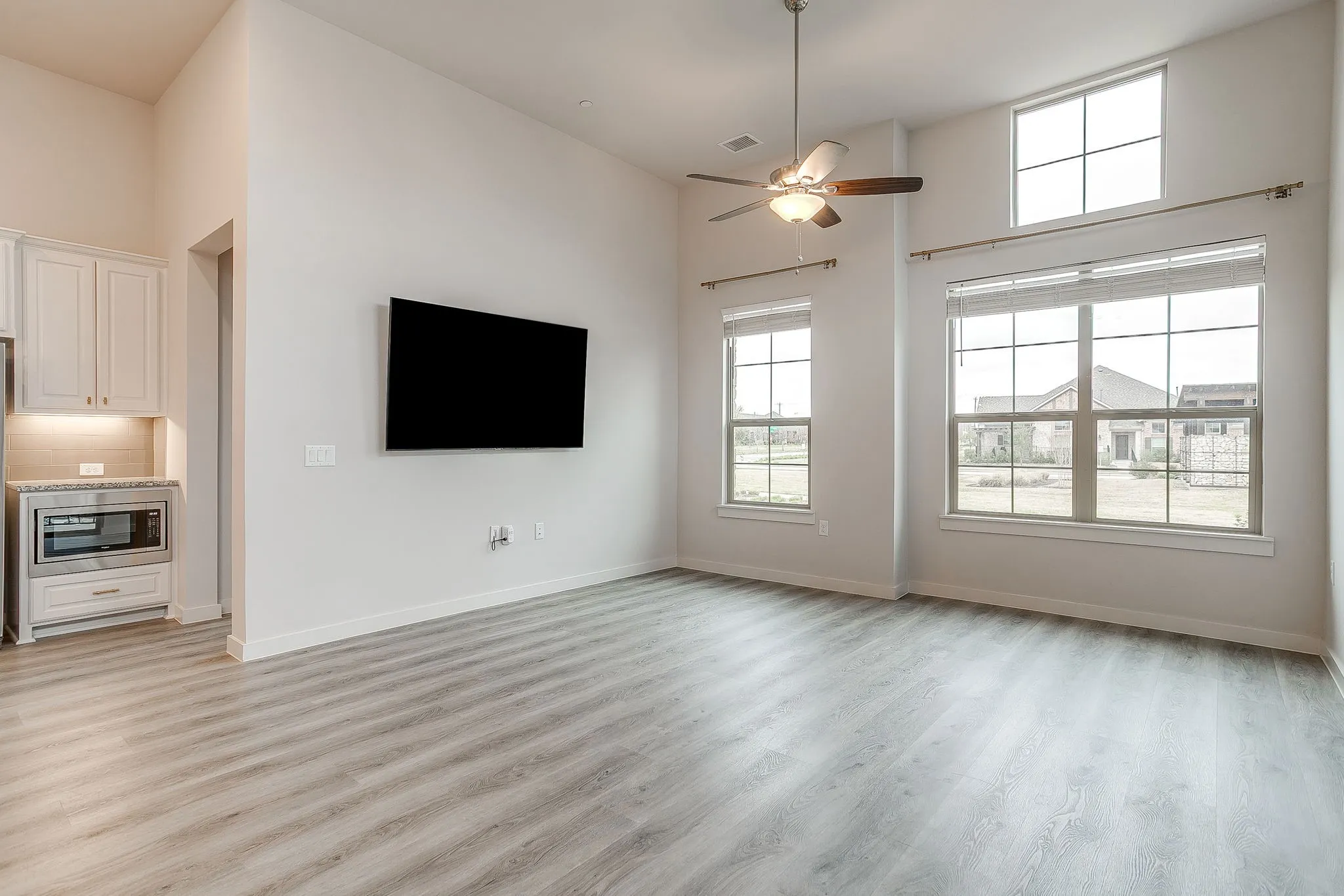 Single Family Residence For Sale in Denton County , 1020 Foxglove Lane, Prosper, Texas 75078, 2 Bedrooms, 2 Bathrooms, 2 Garage spaces, 1,370 Sqft, built in 2019, Preowned, Price $399,500, mls#21200901, Real Estate Agent in Prosper, Homes For Sale in Denton county, Homes For Sale in Prosper, Realtor in Prosper Texas, Real Estate Brokerage Independent Realty Texas, Luminita Cordes Realtor