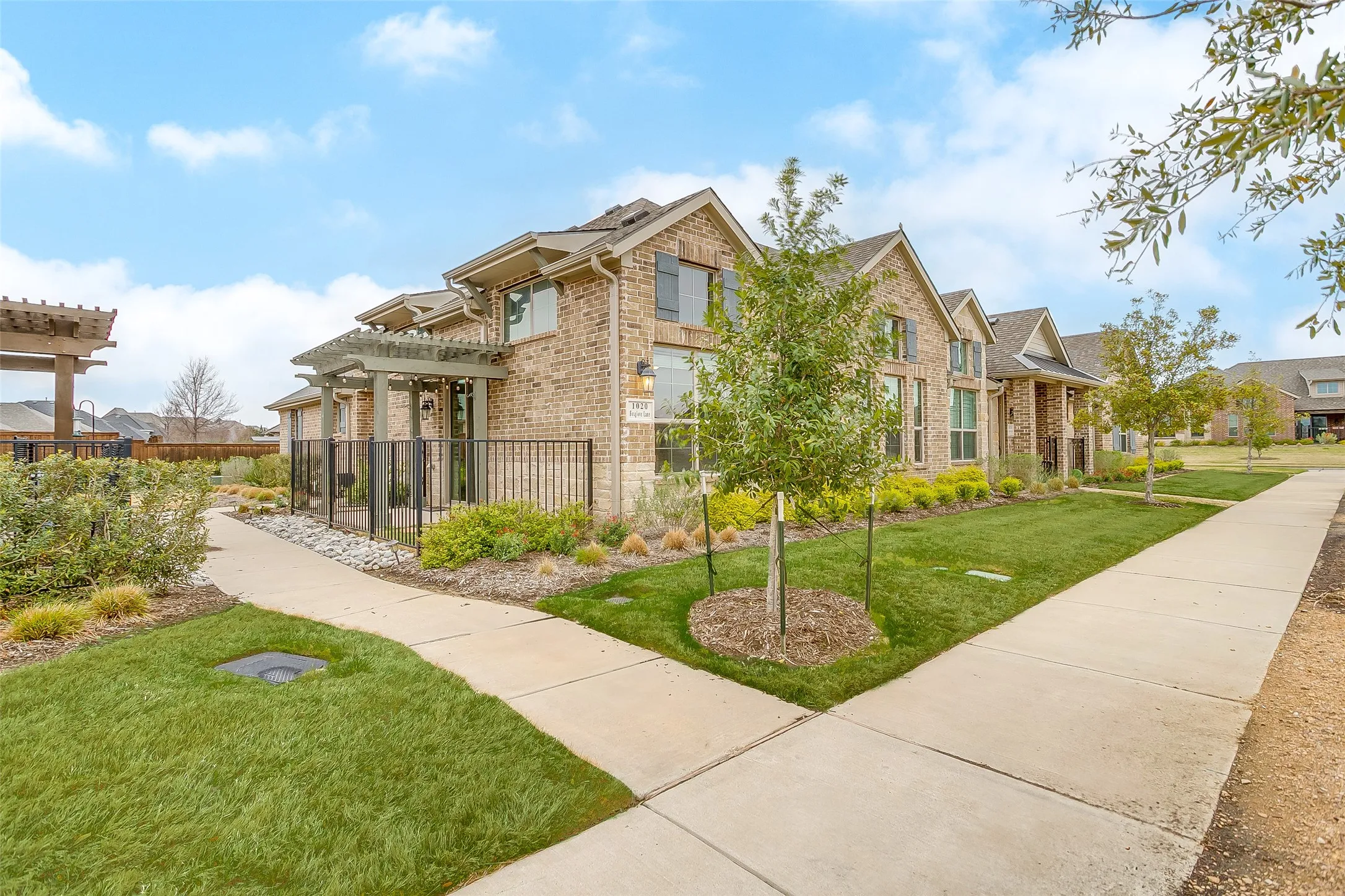 Single Family Residence For Sale in Denton County , 1020 Foxglove Lane, Prosper, Texas 75078, 2 Bedrooms, 2 Bathrooms, 2 Garage spaces, 1,370 Sqft, built in 2019, Preowned, Price $399,500, mls#21200901, Real Estate Agent in Prosper, Homes For Sale in Denton county, Homes For Sale in Prosper, Realtor in Prosper Texas, Real Estate Brokerage Independent Realty Texas, Luminita Cordes Realtor