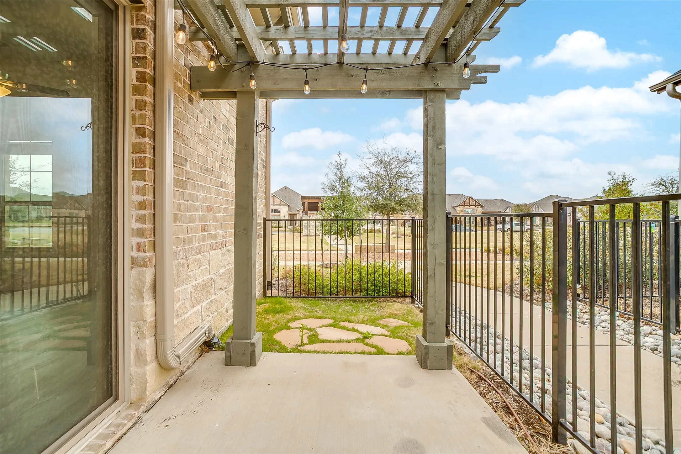 Single Family Residence For Sale in Denton County , 1020 Foxglove Lane, Prosper, Texas 75078, 2 Bedrooms, 2 Bathrooms, 2 Garage spaces, 1,370 Sqft, built in 2019, Preowned, Price $399,500, mls#21200901, Real Estate Agent in Prosper, Homes For Sale in Denton county, Homes For Sale in Prosper, Realtor in Prosper Texas, Real Estate Brokerage Independent Realty Texas, Luminita Cordes Realtor